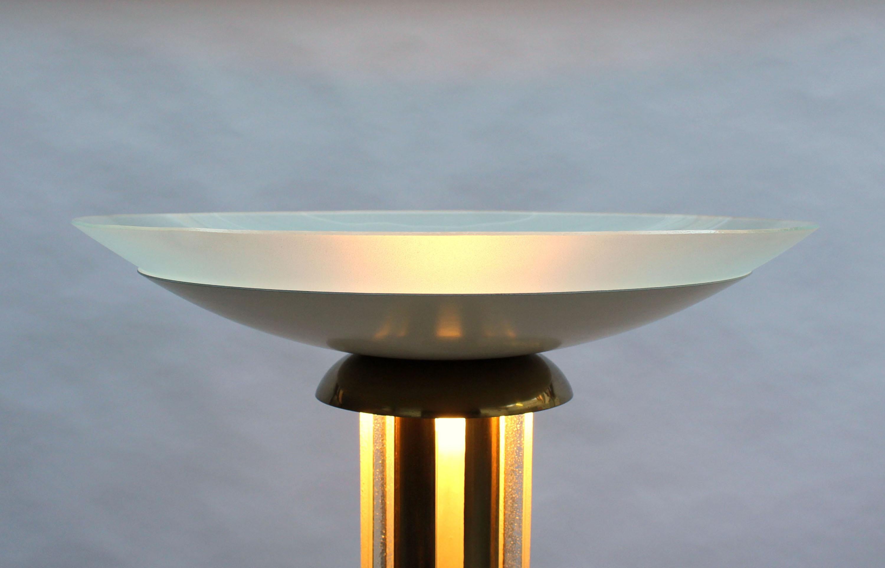 Lámpara de pie francesa Art Decó lacada con detalles de cristal y latón en venta 5