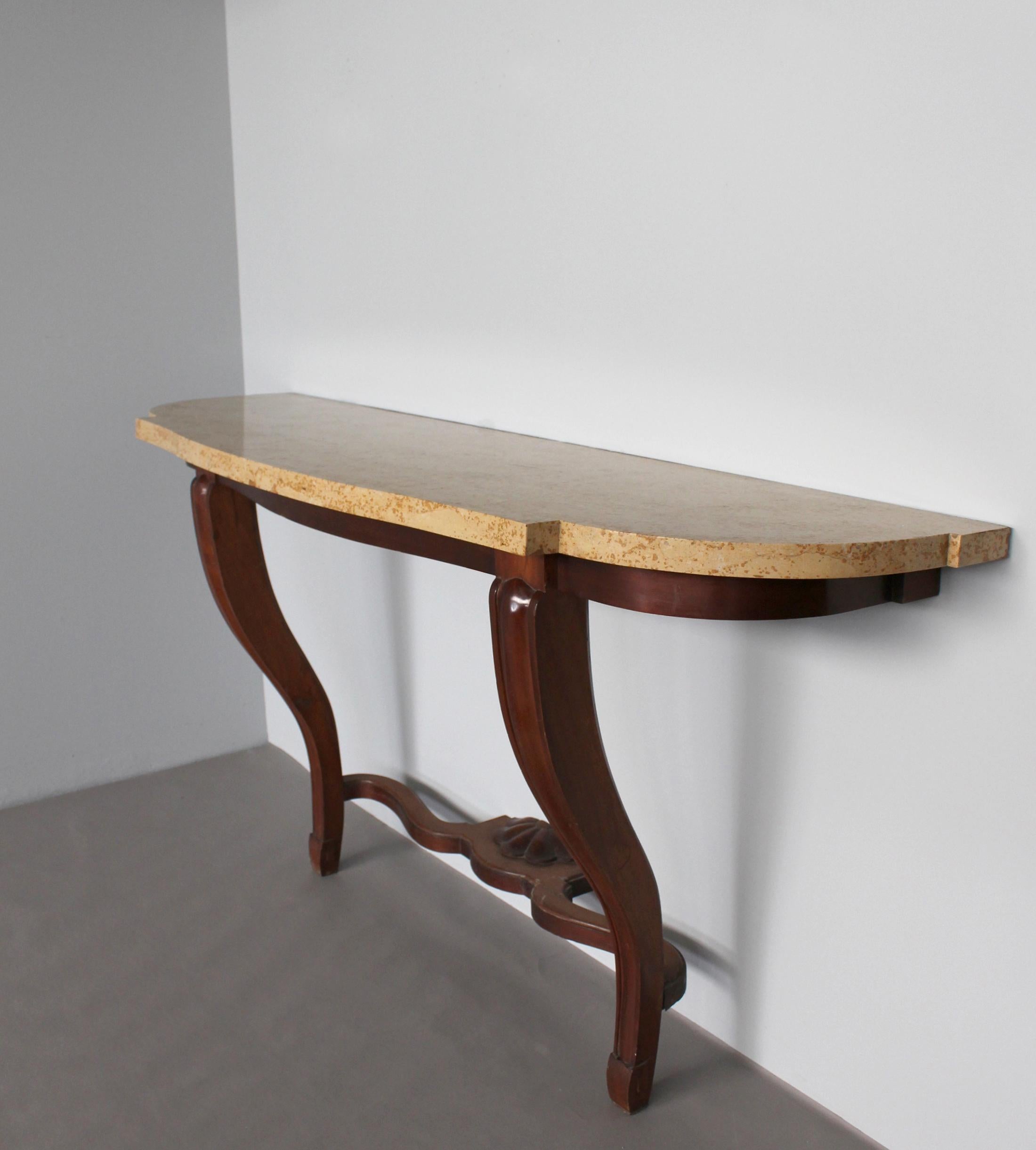 Raffinata console francese Art Deco in mogano e marmo alla maniera di Arbus In condizioni buone in vendita a Long Island City, NY