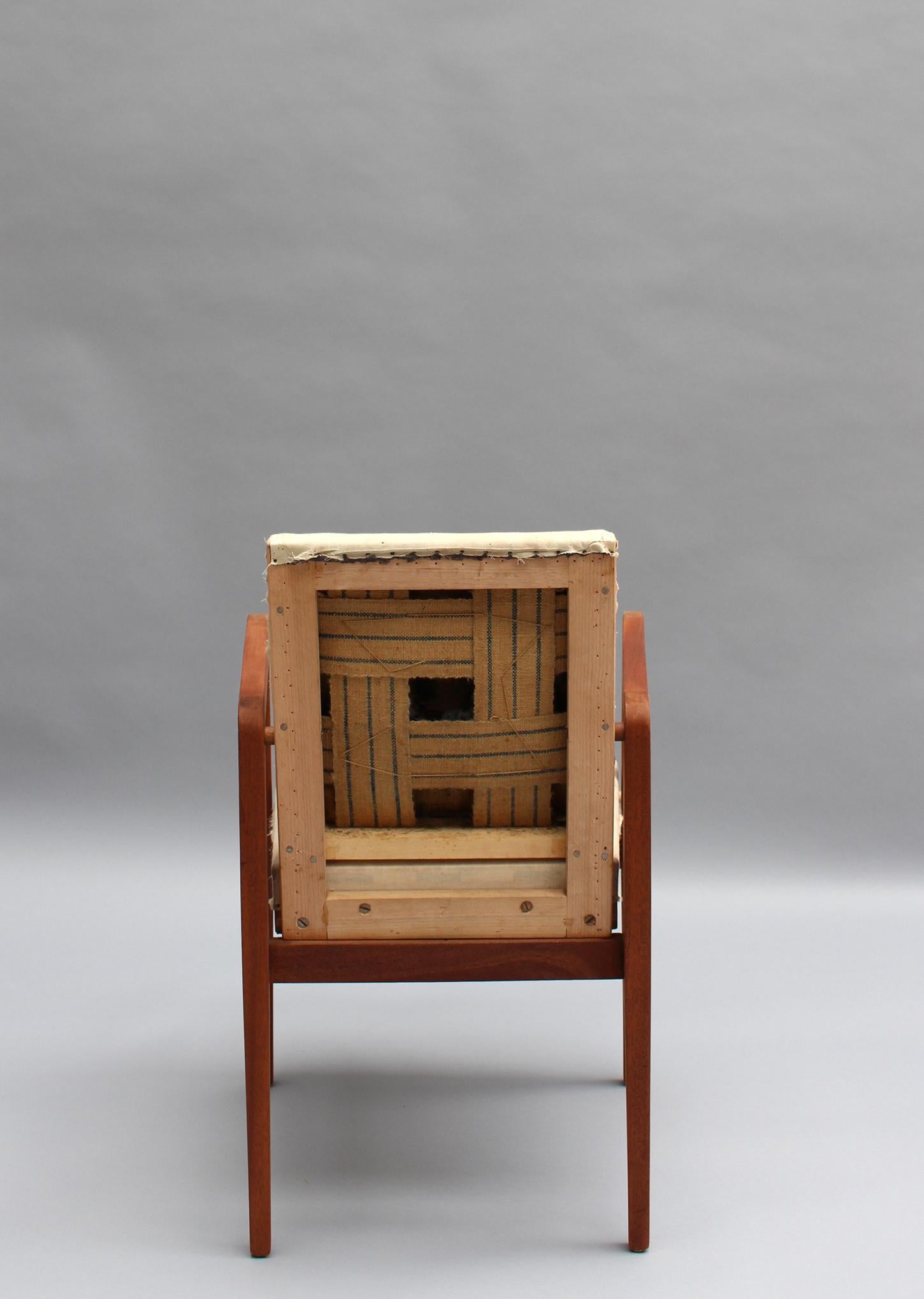 Feiner französischer Art Deco Mahagoni Sessel (Mitte des 20. Jahrhunderts) im Angebot