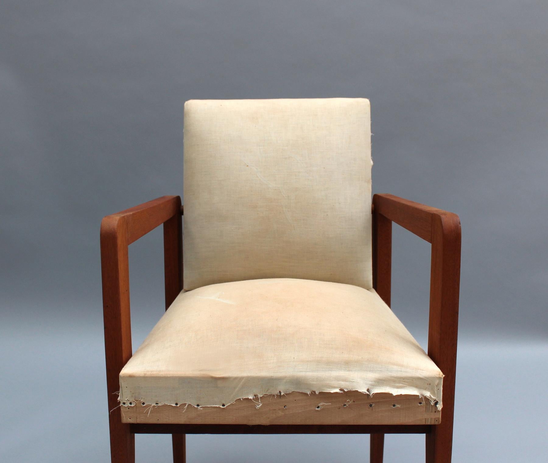 Feiner französischer Art Deco Mahagoni Sessel im Angebot 1