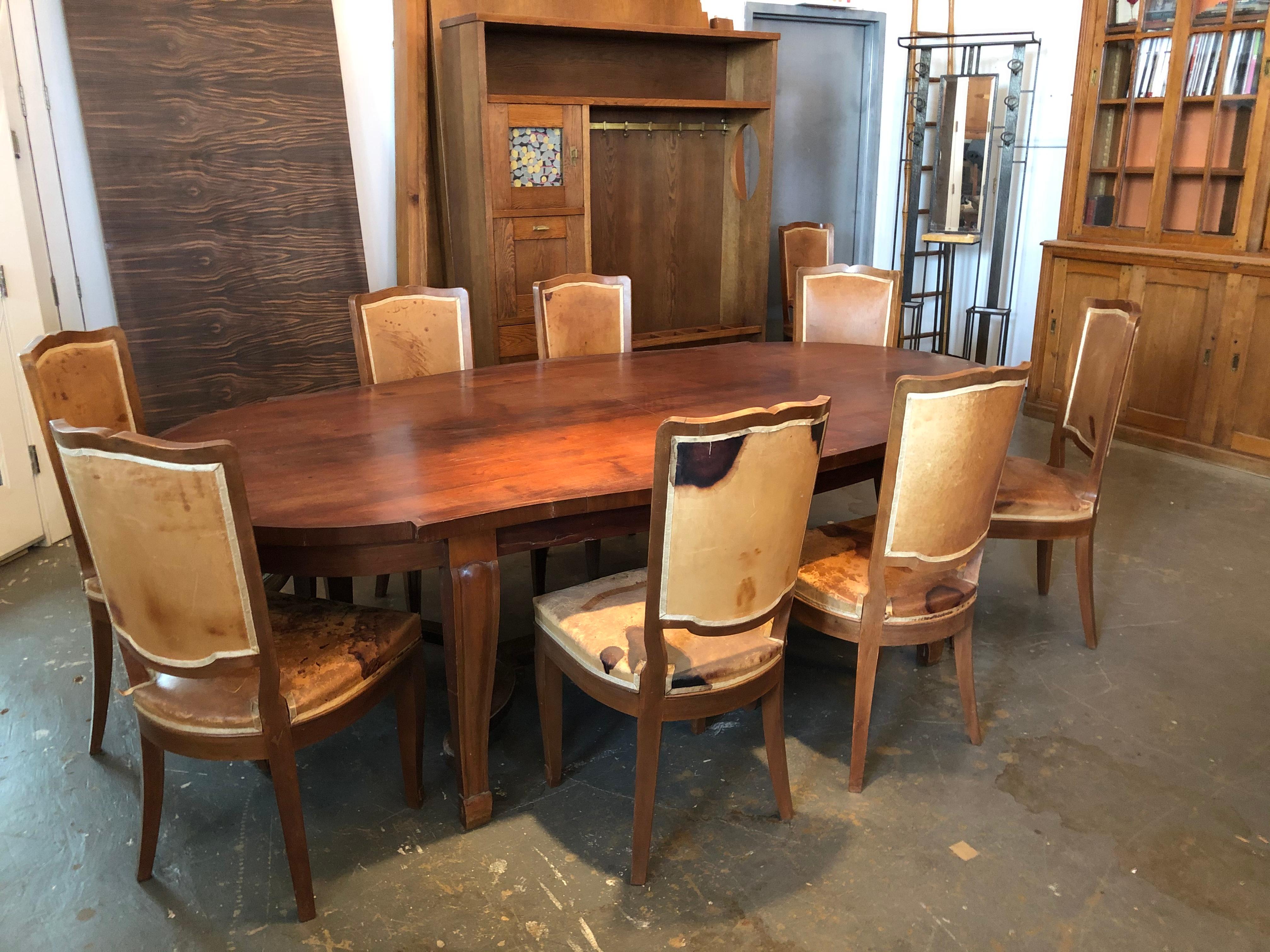 Fine French Art Deco Mahogany Dining Table in the Manner of Arbus For Sale 8