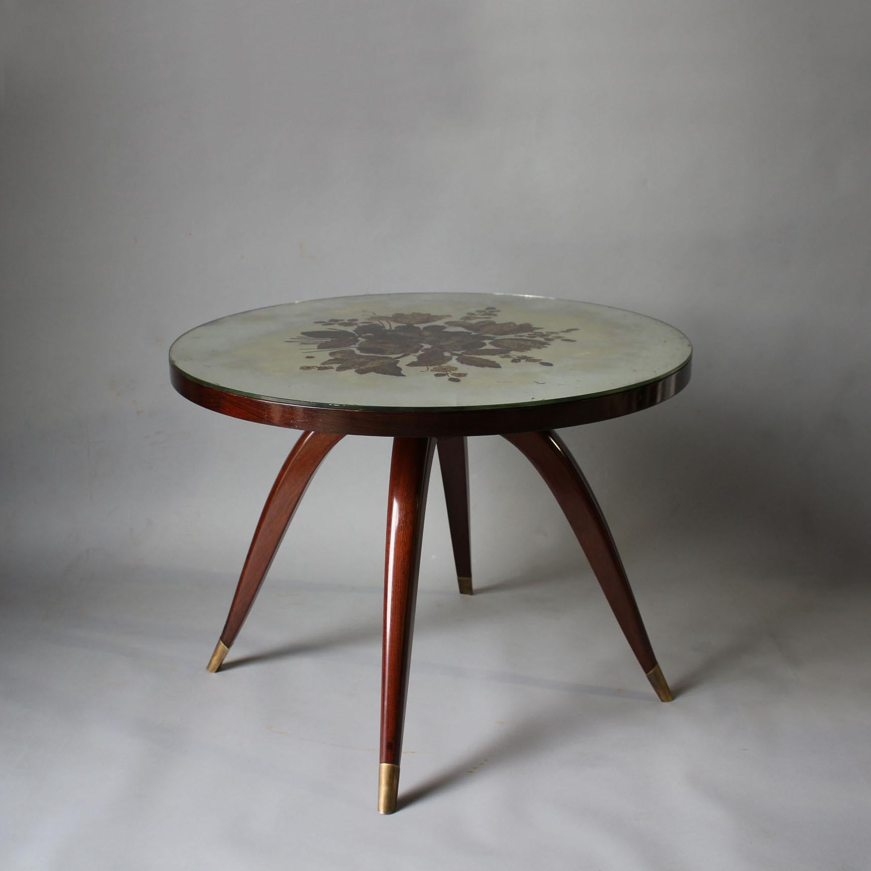 Français Guéridon en acajou de l'Art Déco français avec un plateau en verre églomisé en vente