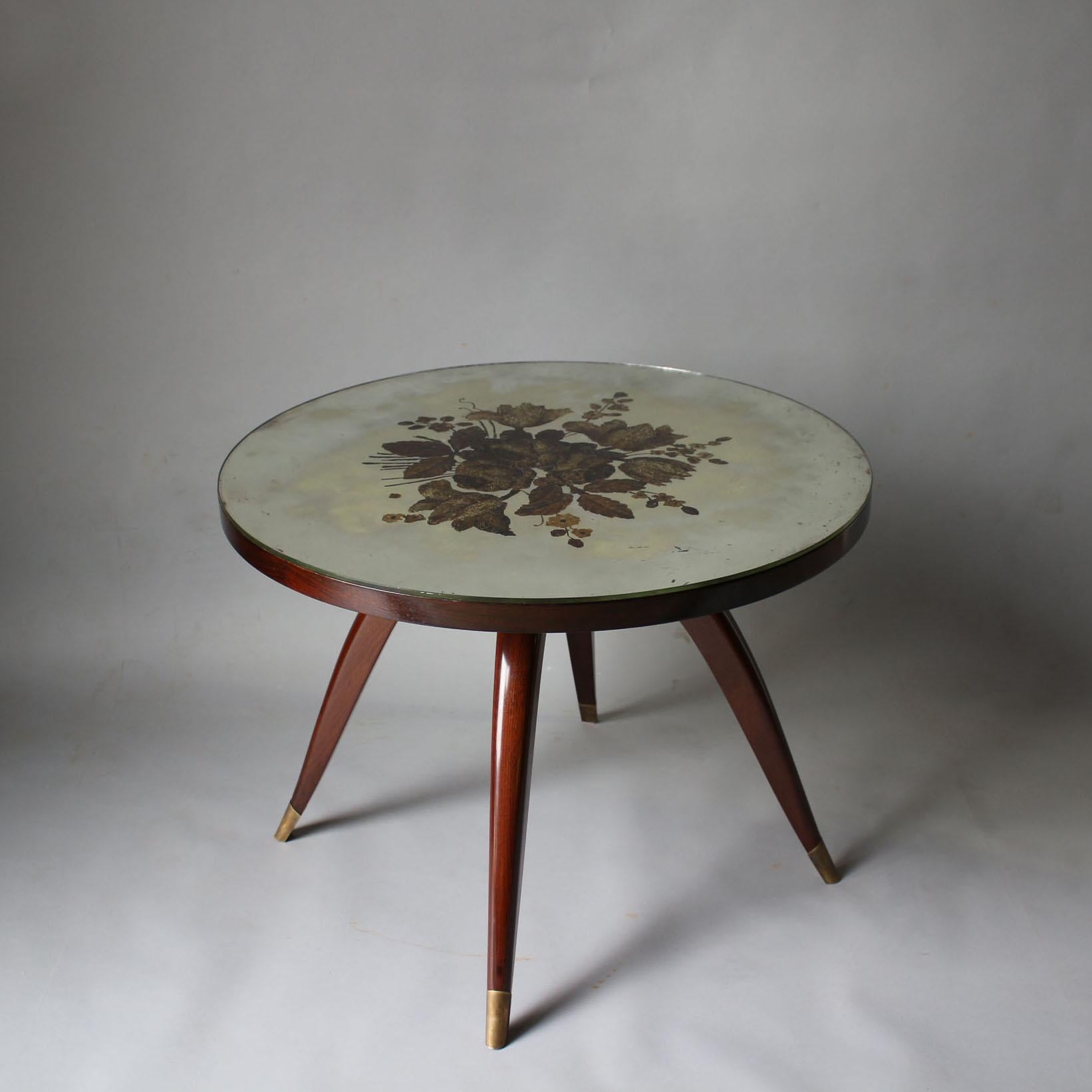 Guéridon en acajou de l'Art Déco français avec un plateau en verre églomisé Bon état - En vente à Long Island City, NY