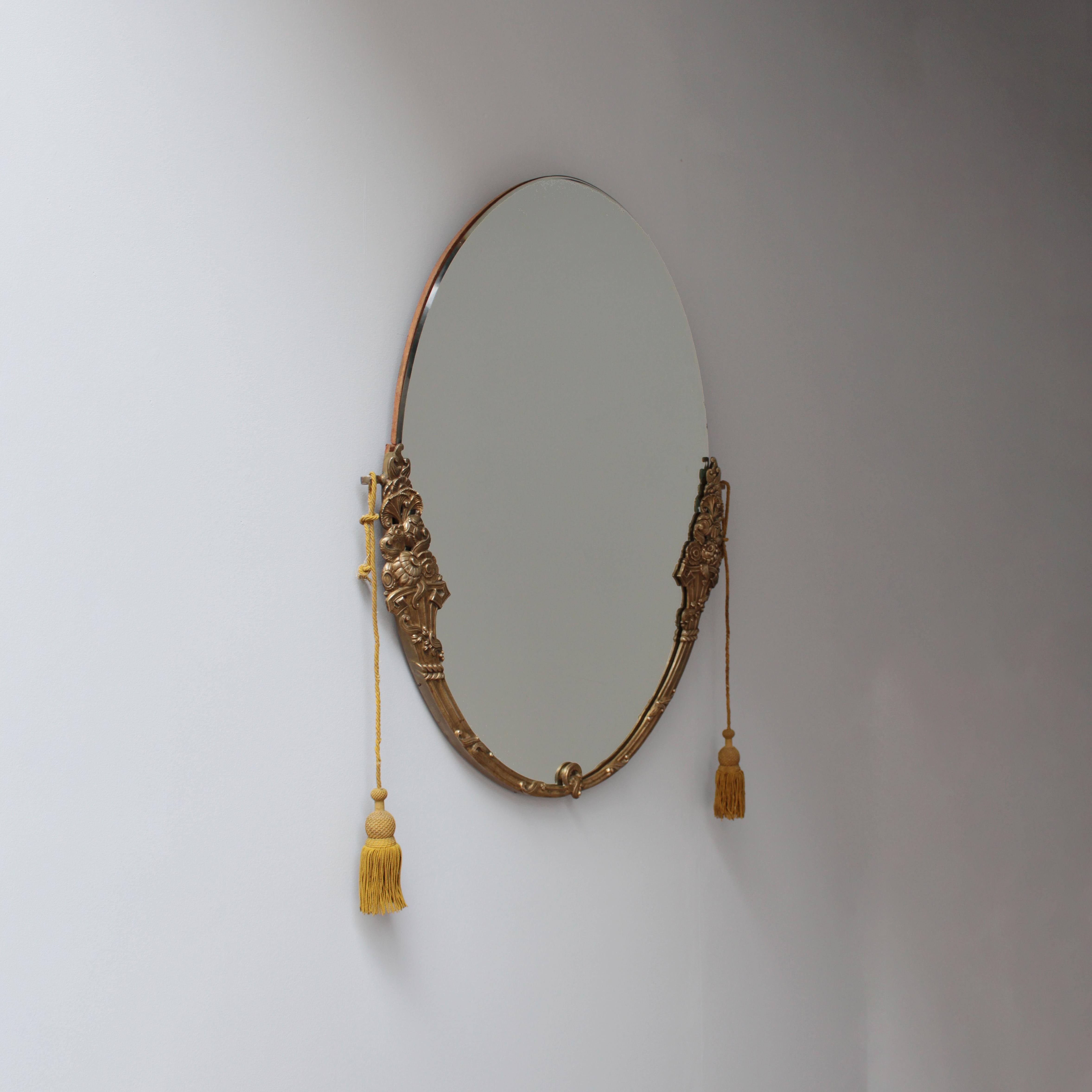 Fine French Art Deco Oval Mirror with a Solid Brass Frame In Good Condition For Sale In Long Island City, NY