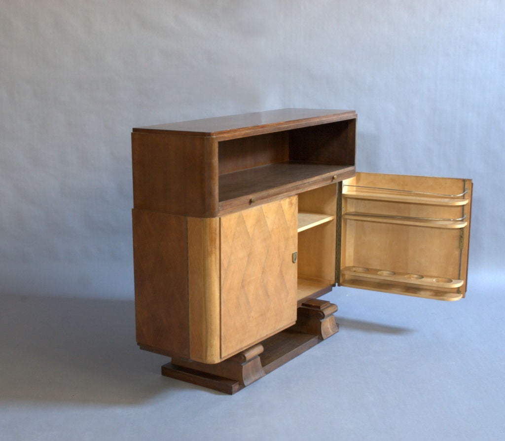 Brass Fine French Art Deco Rosewood and Mahogany Bar For Sale