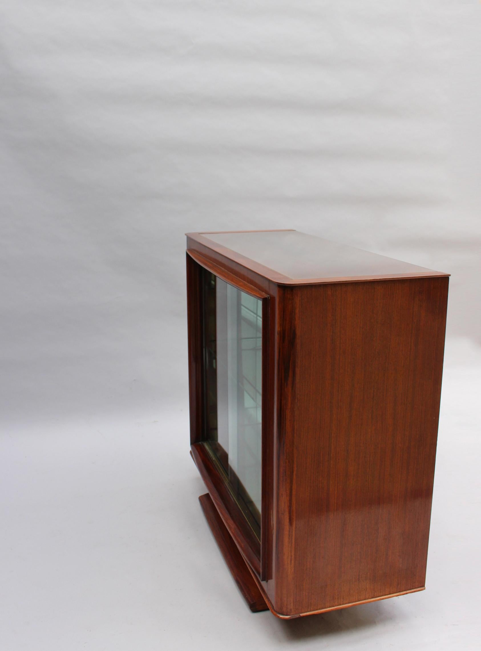 Fine French Art Deco Rosewood Vitrine or Bar by Maxime Old In Fair Condition For Sale In Long Island City, NY