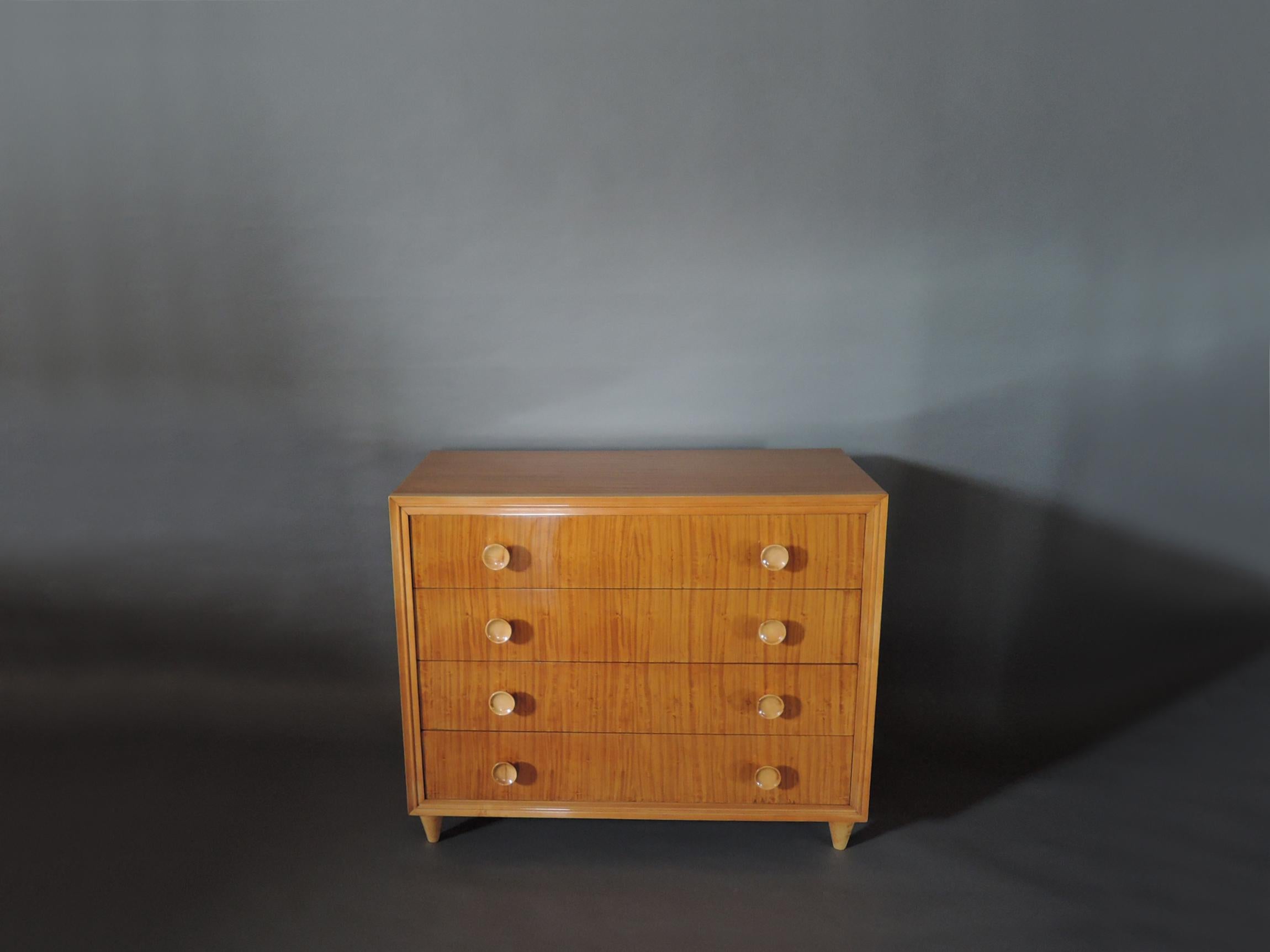 A fine French Art Deco 4 drawers satinwood commode.