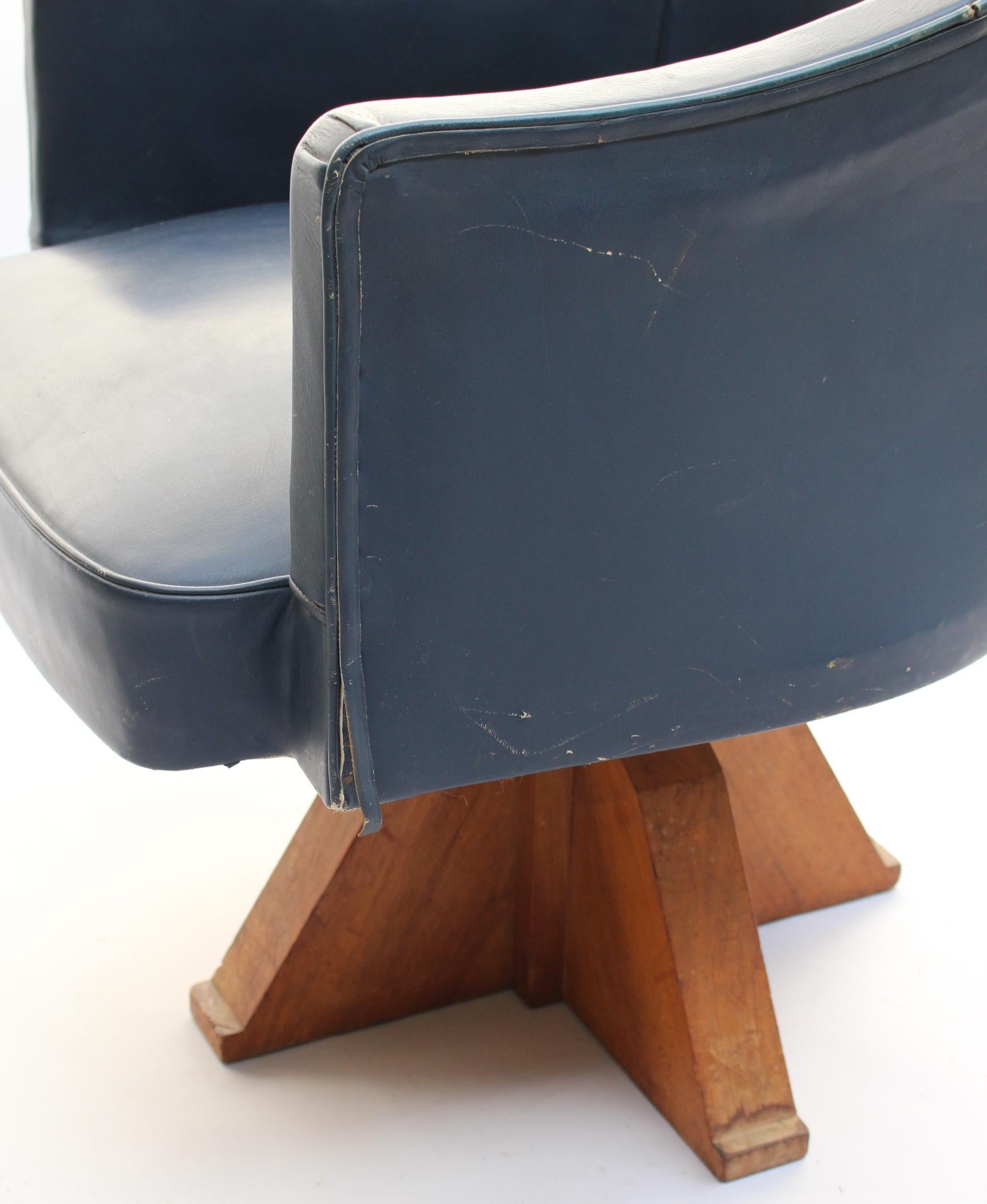 Fine French Art Deco Swivel Desk Chair on a Walnut Base by Leleu 4