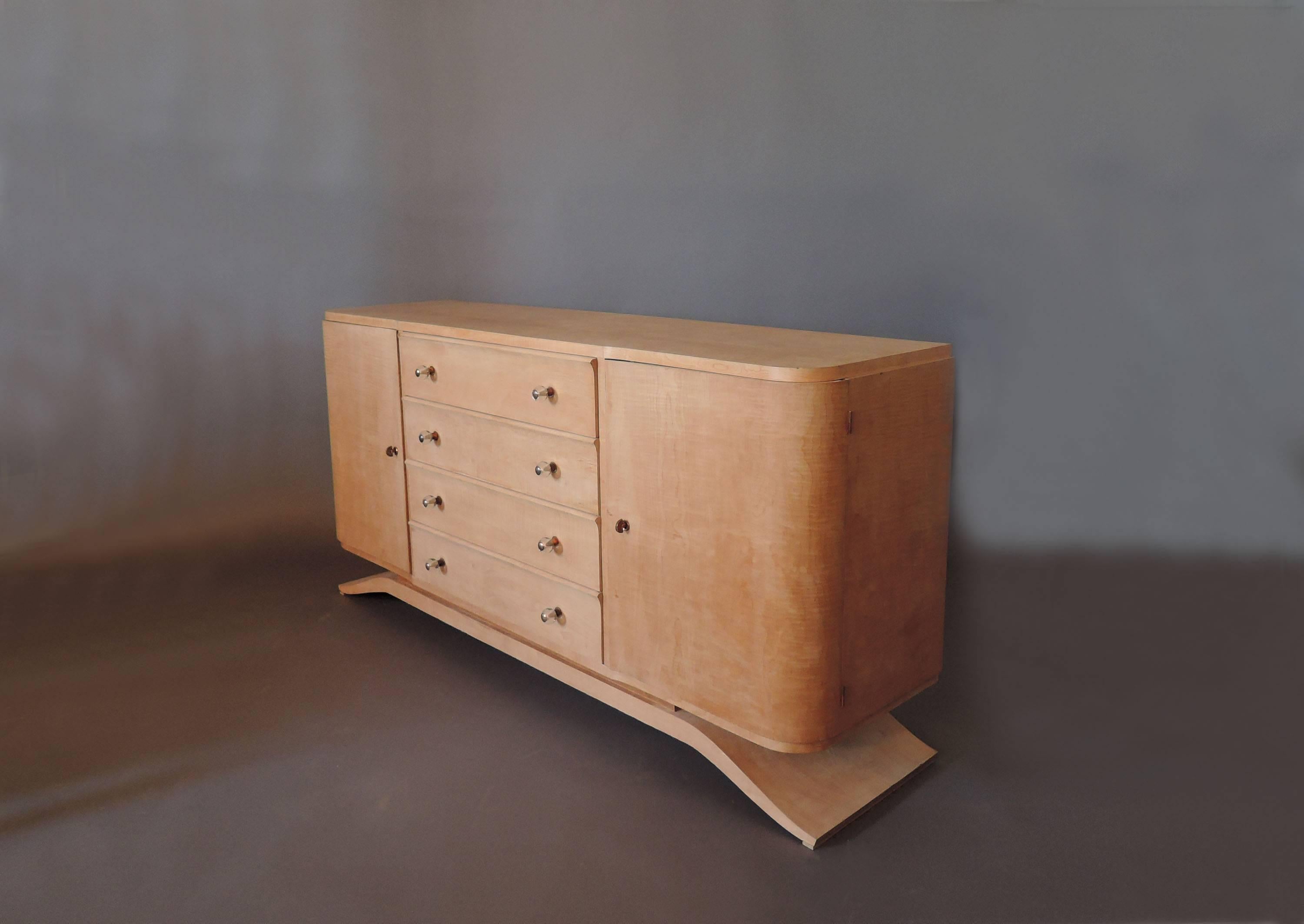 Fine French Art Deco Sycamore Commode In Good Condition In Long Island City, NY