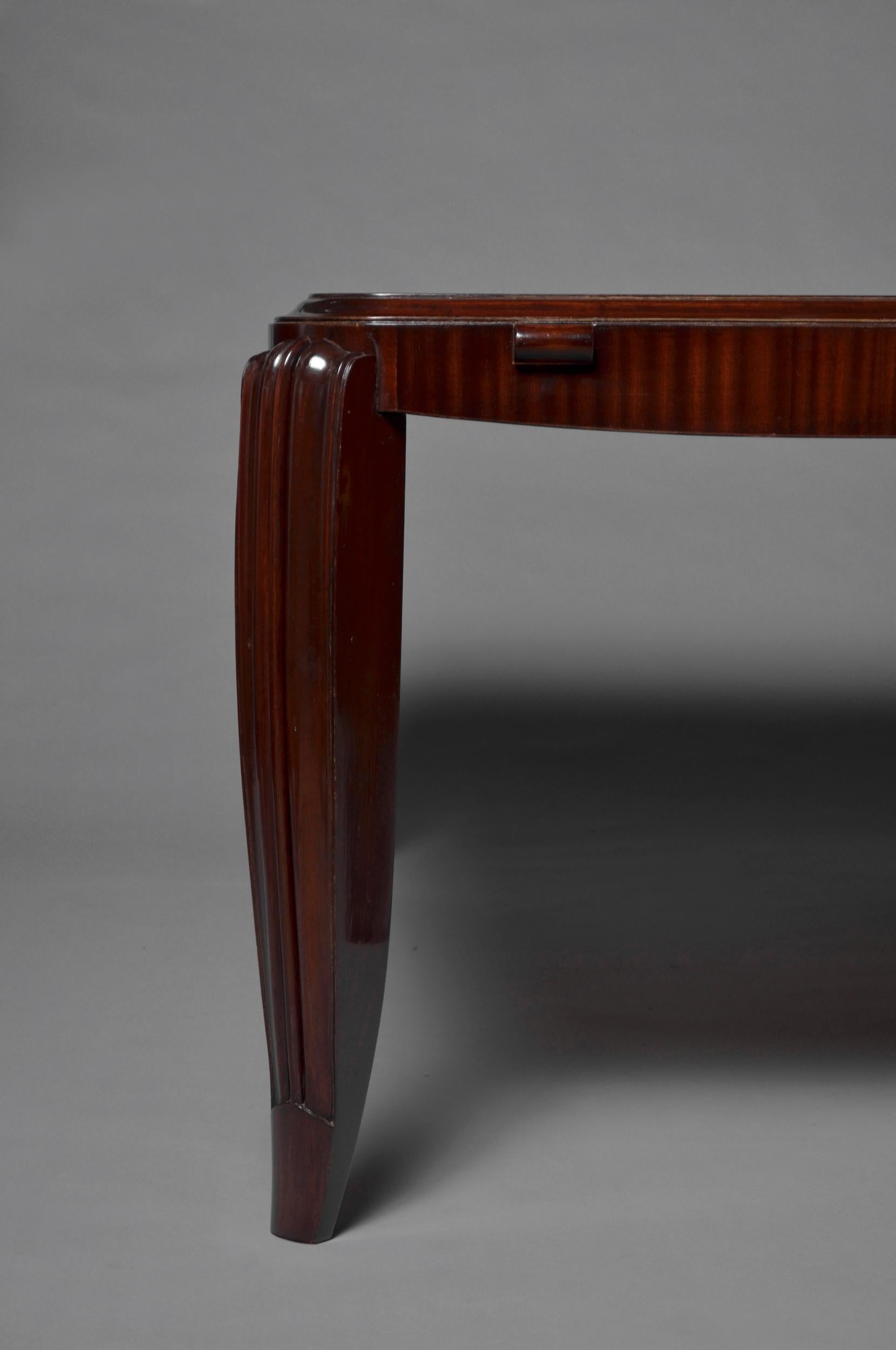 A Fine French Art Deco Mahogany Dining Table in the manner of Jean Pascaud For Sale 6