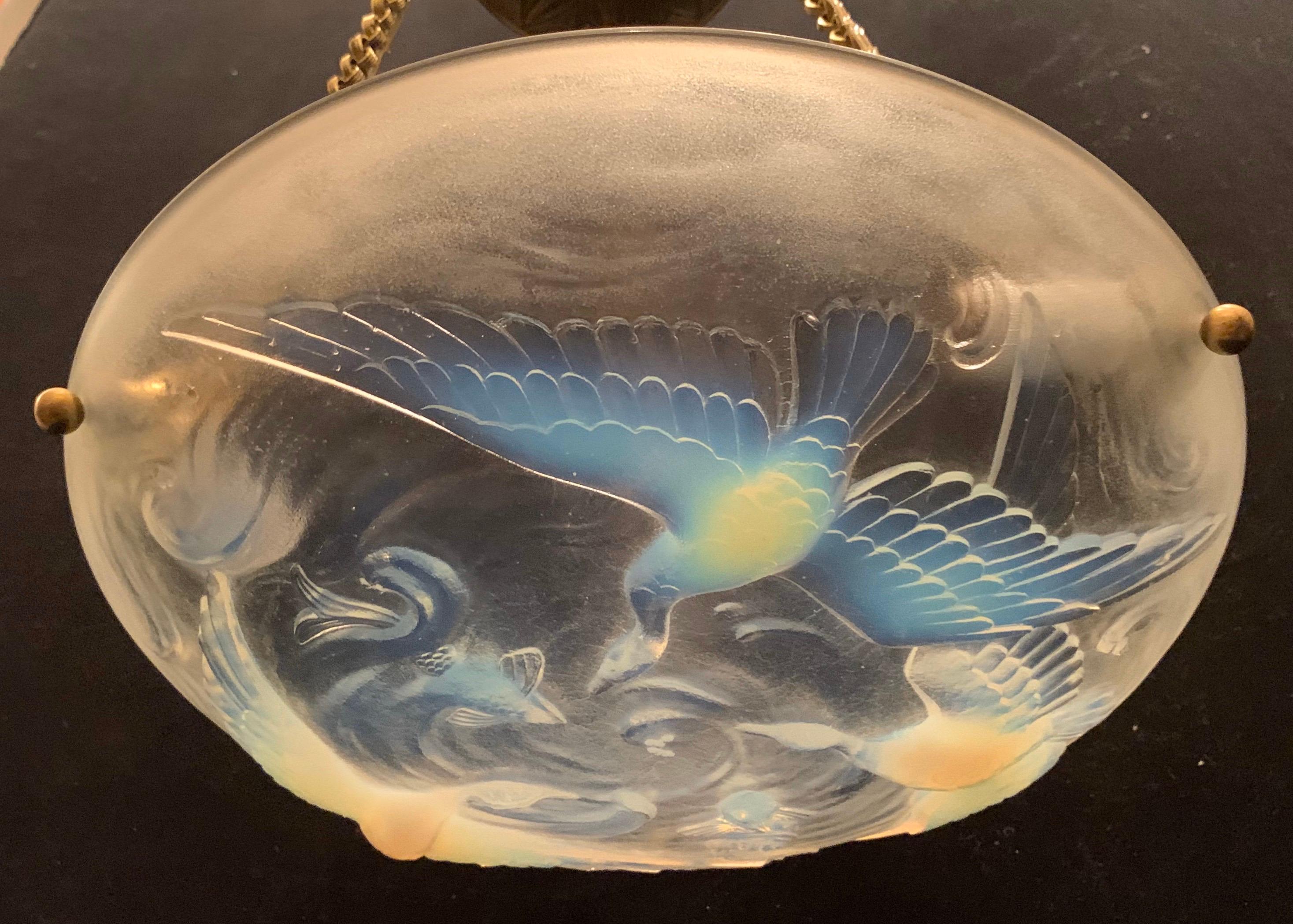 Fine French Art Deco Verlys Opalescent Glass Chandelier Kingfisher Birds Fish In Good Condition In Roslyn, NY