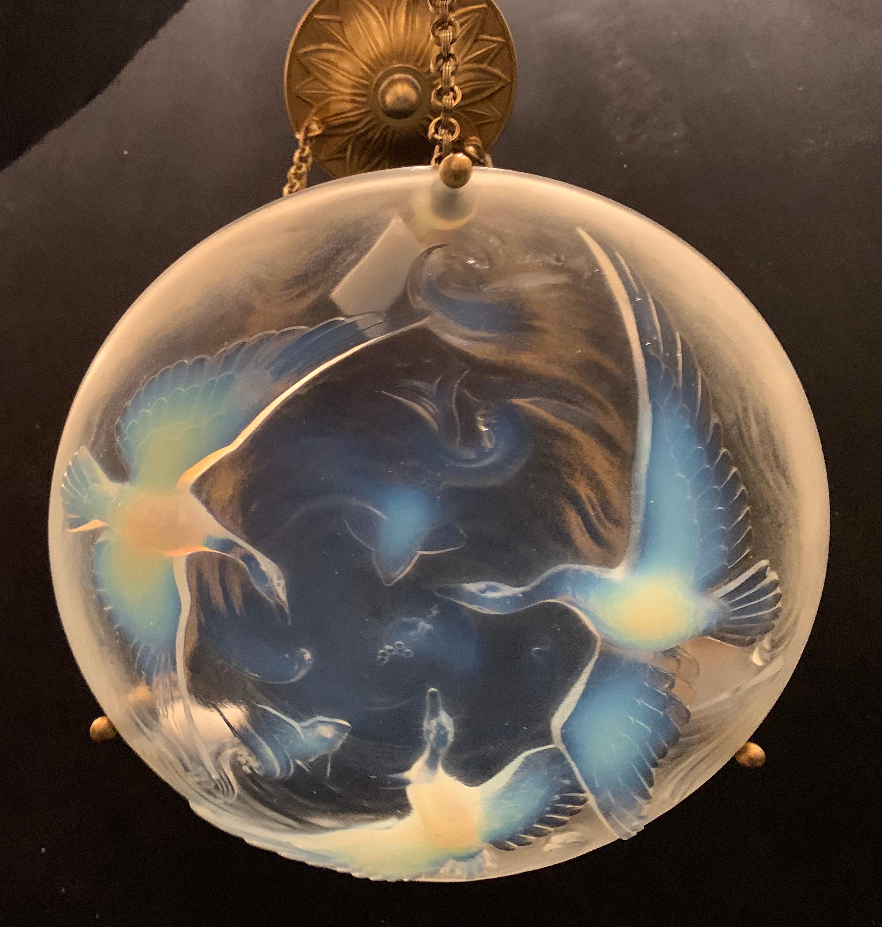 A fine French Art Deco Verlys opalescent glass chandelier of birds and fish 