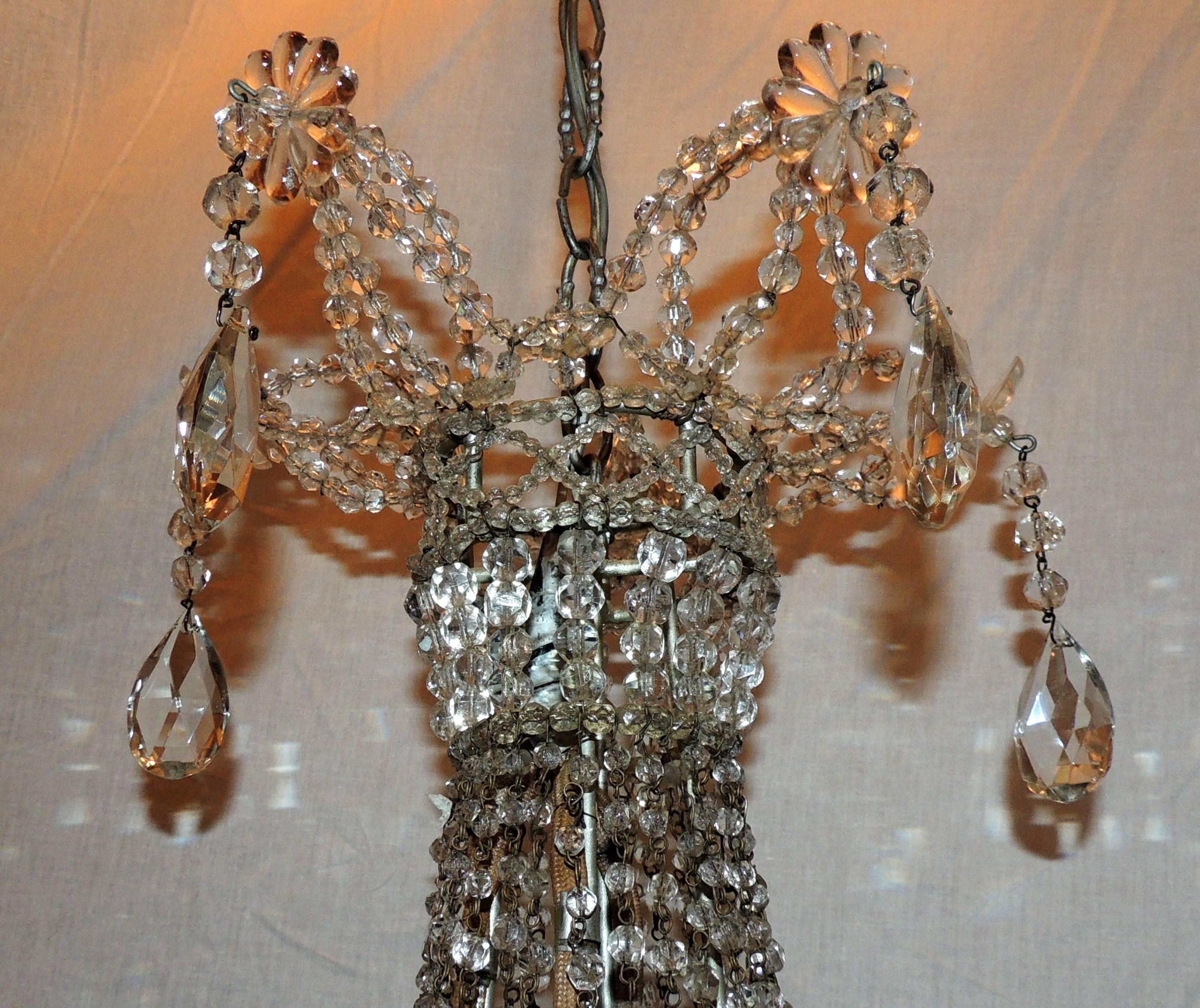 Français Lustre français en forme de panier cascade en cristal perlé, à treillis en vente