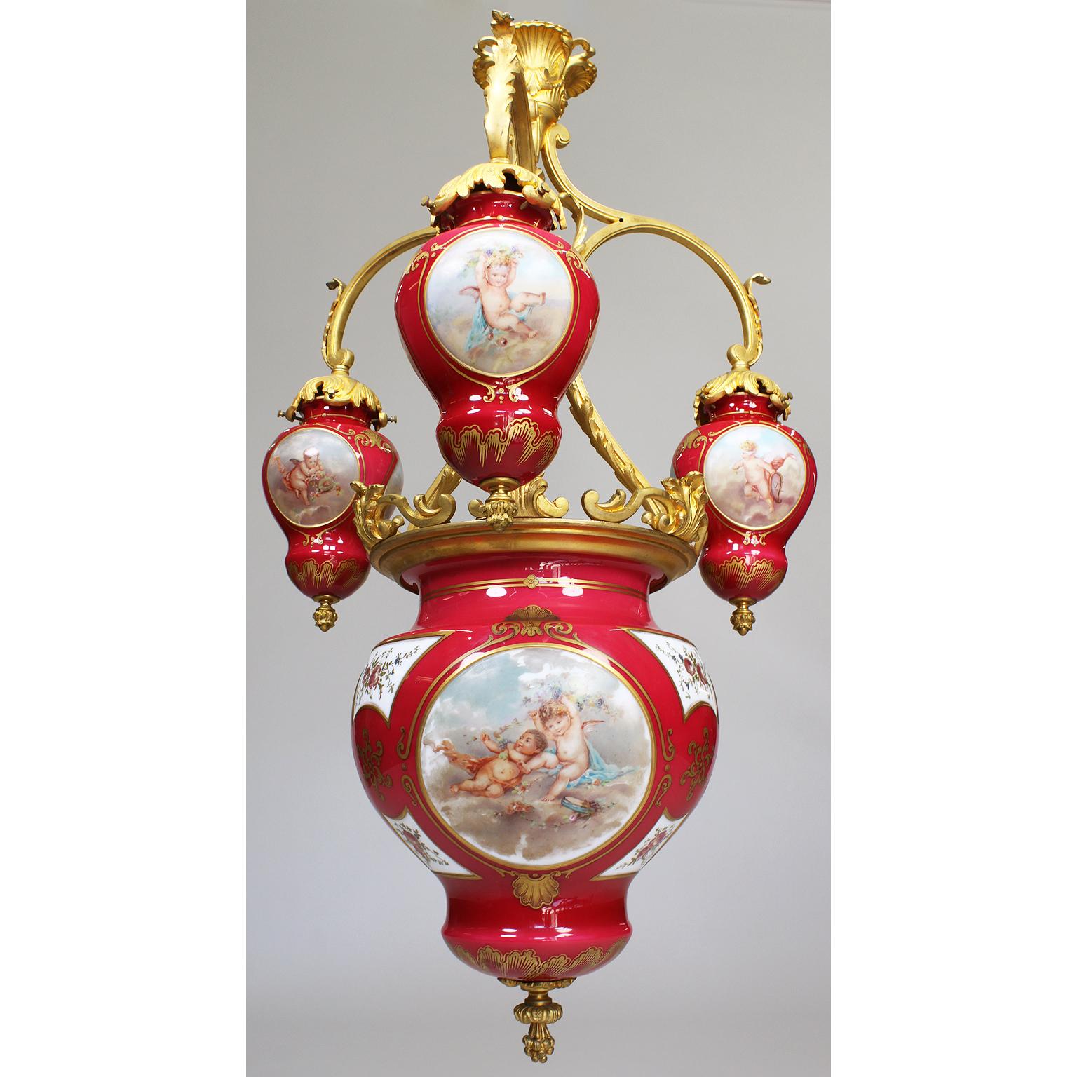 Fine French Belle Époque Baccarat Opaline Glass & Gilt-Bronze Cherub Chandelier In Good Condition In Los Angeles, CA