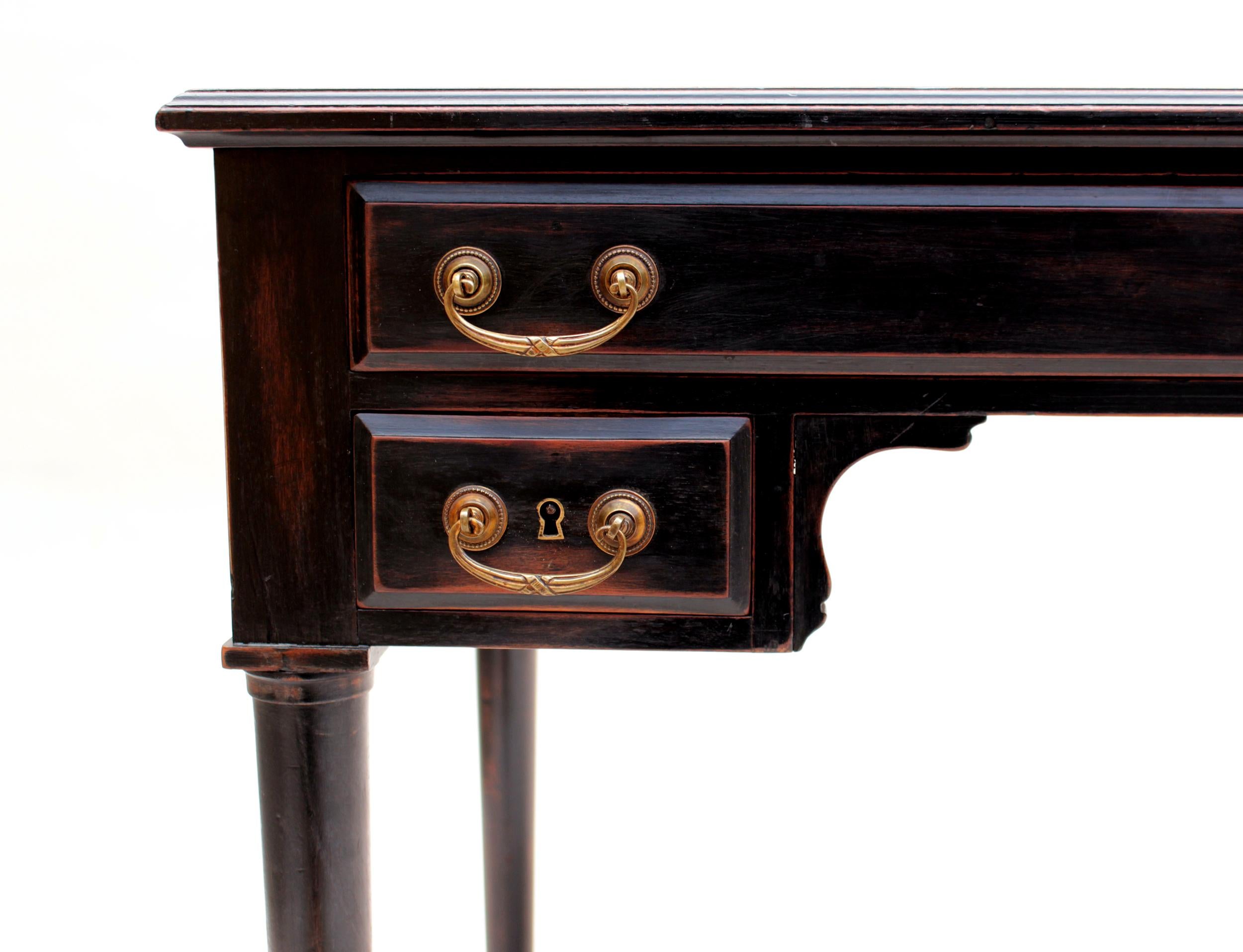 Scrivania francese in legno annerito con piano laccato bianco sporco con intarsi in vendita 4
