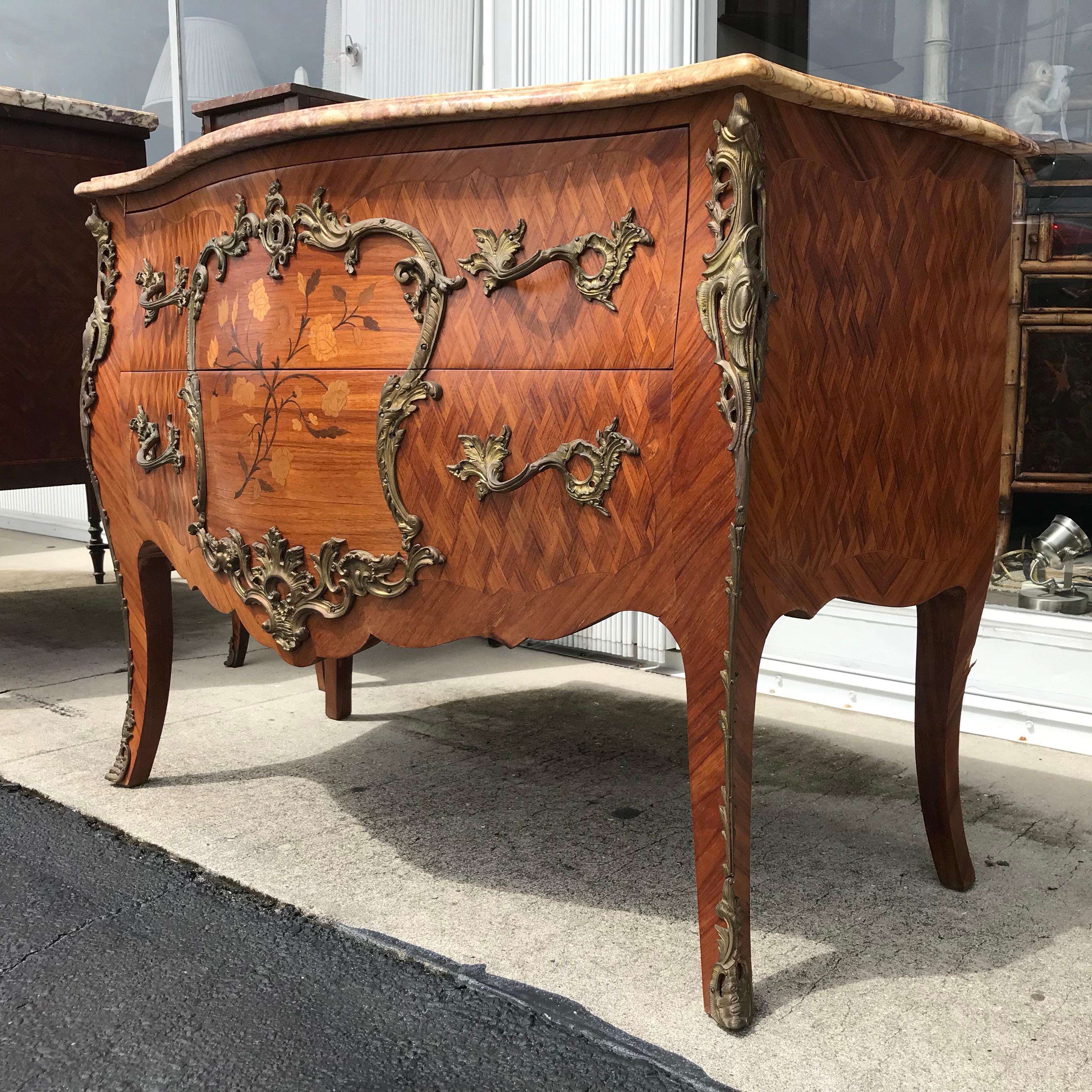 Fine French Bombe' Commode In Good Condition In West Palm Beach, FL