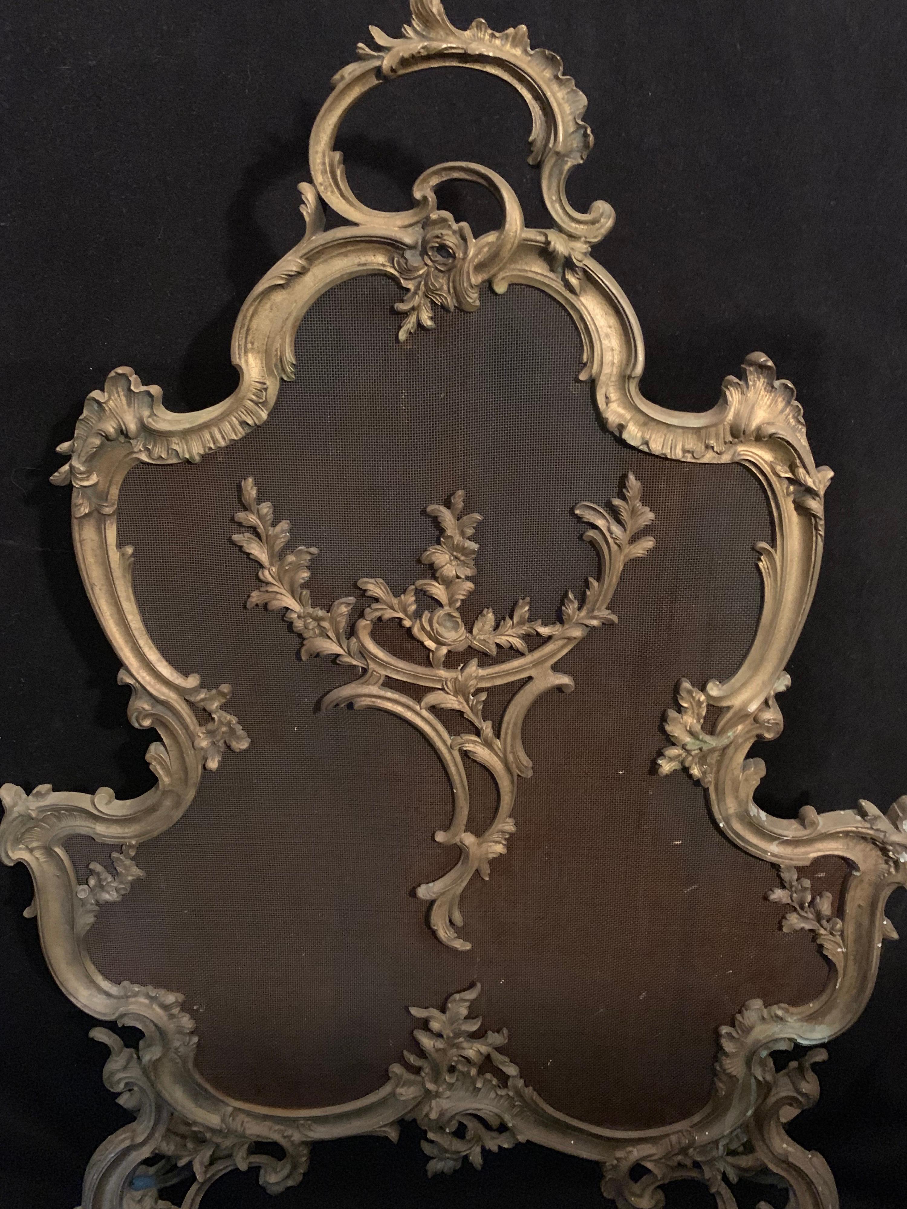 Französischer Bronze-Kamin-Goldbronze-Goldbronze-Kamin-Raumteiler-Blumengirland Roccoco (Europäisch) im Angebot