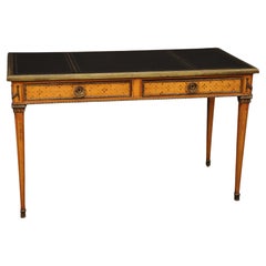 Bureau Directoire en cuir, monté sur bronze, de style français