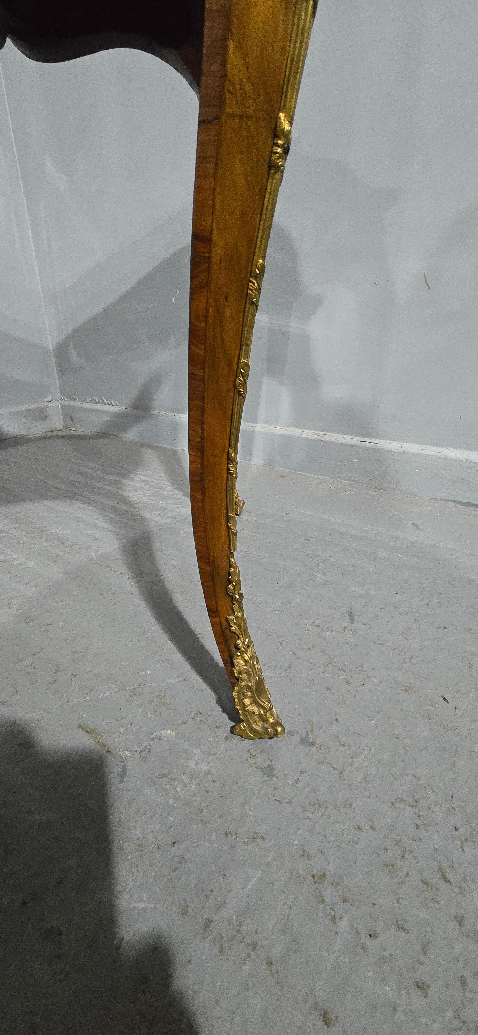 Scrivania Bureau Platt in radica di noce francese pregiata In condizioni buone in vendita a Swadlincote, GB