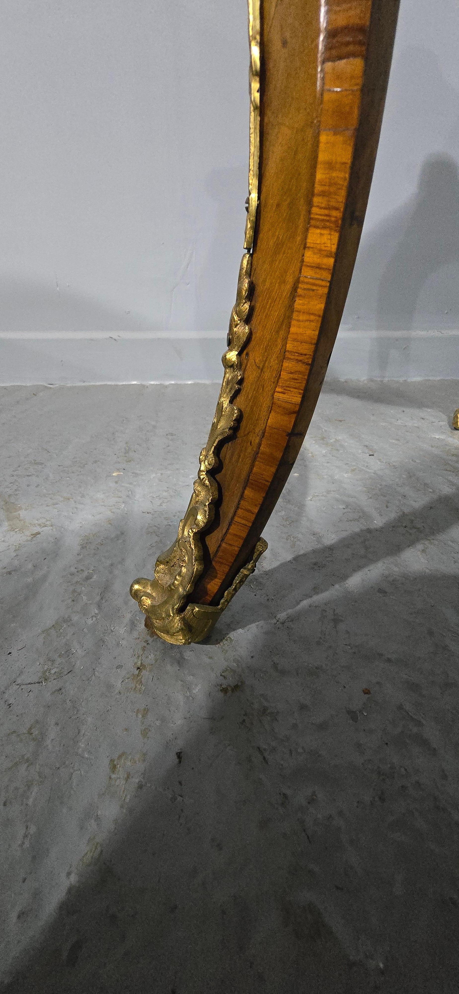 Tulipier Scrivania Bureau Platt in radica di noce francese pregiata in vendita