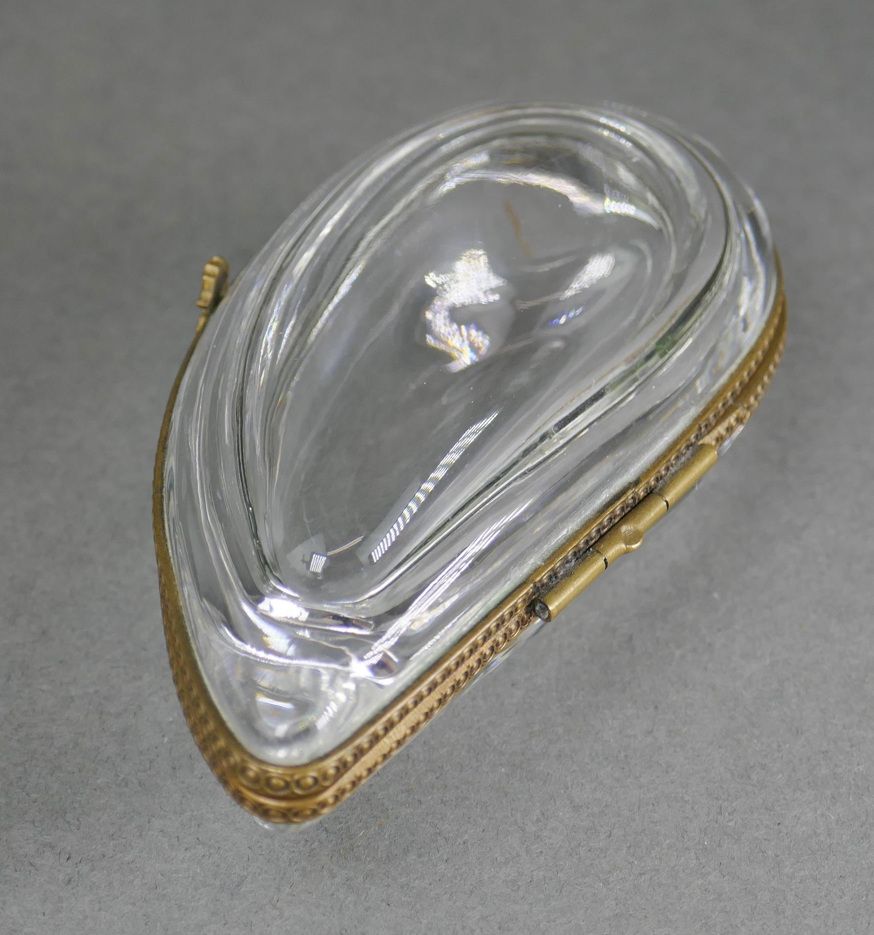 Fine French Crystal Bivalve Molluscs Gilt Seahorse Jewelry Trinket Box For Sale 5