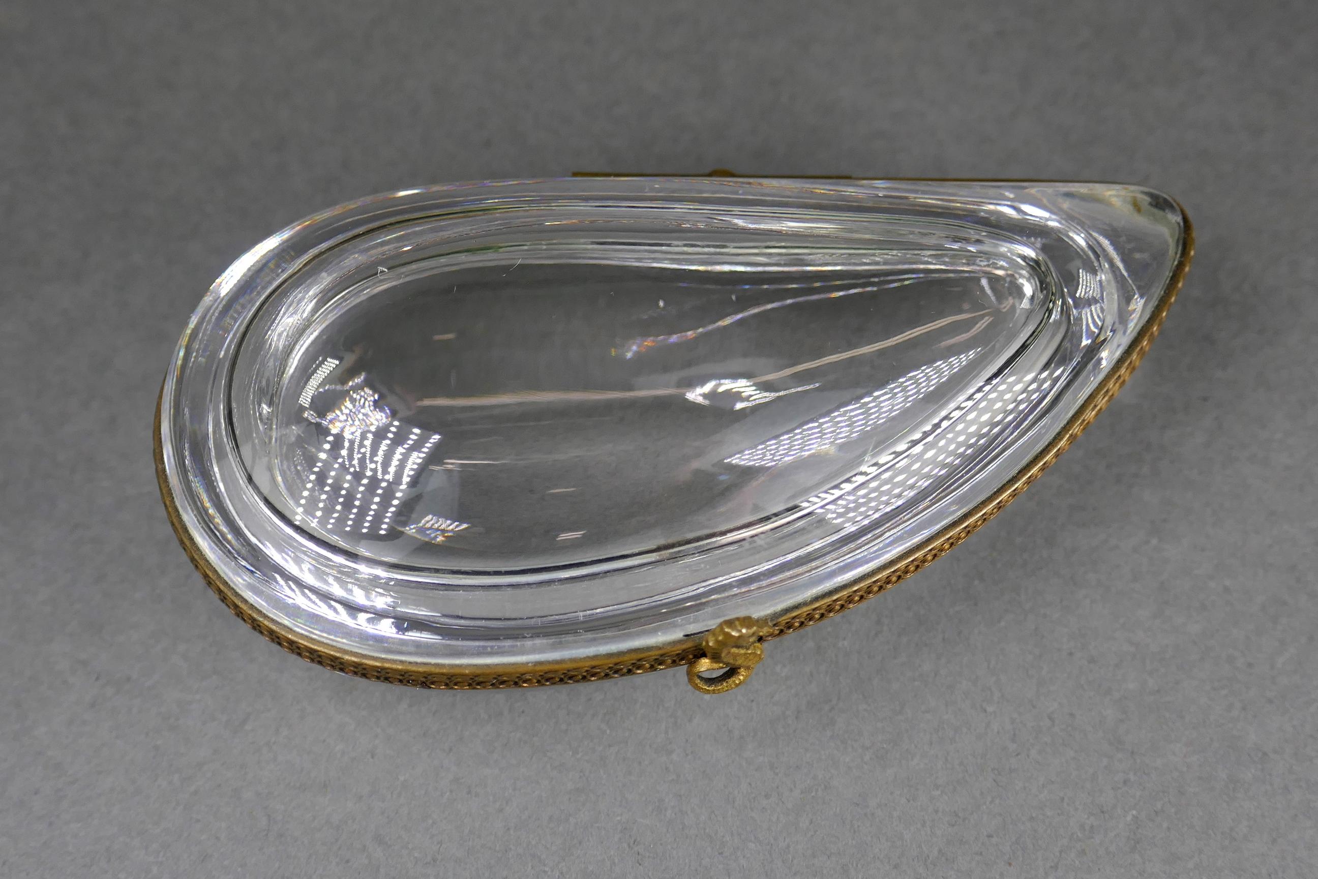 20th Century Fine French Crystal Bivalve Molluscs Gilt Seahorse Jewelry Trinket Box For Sale