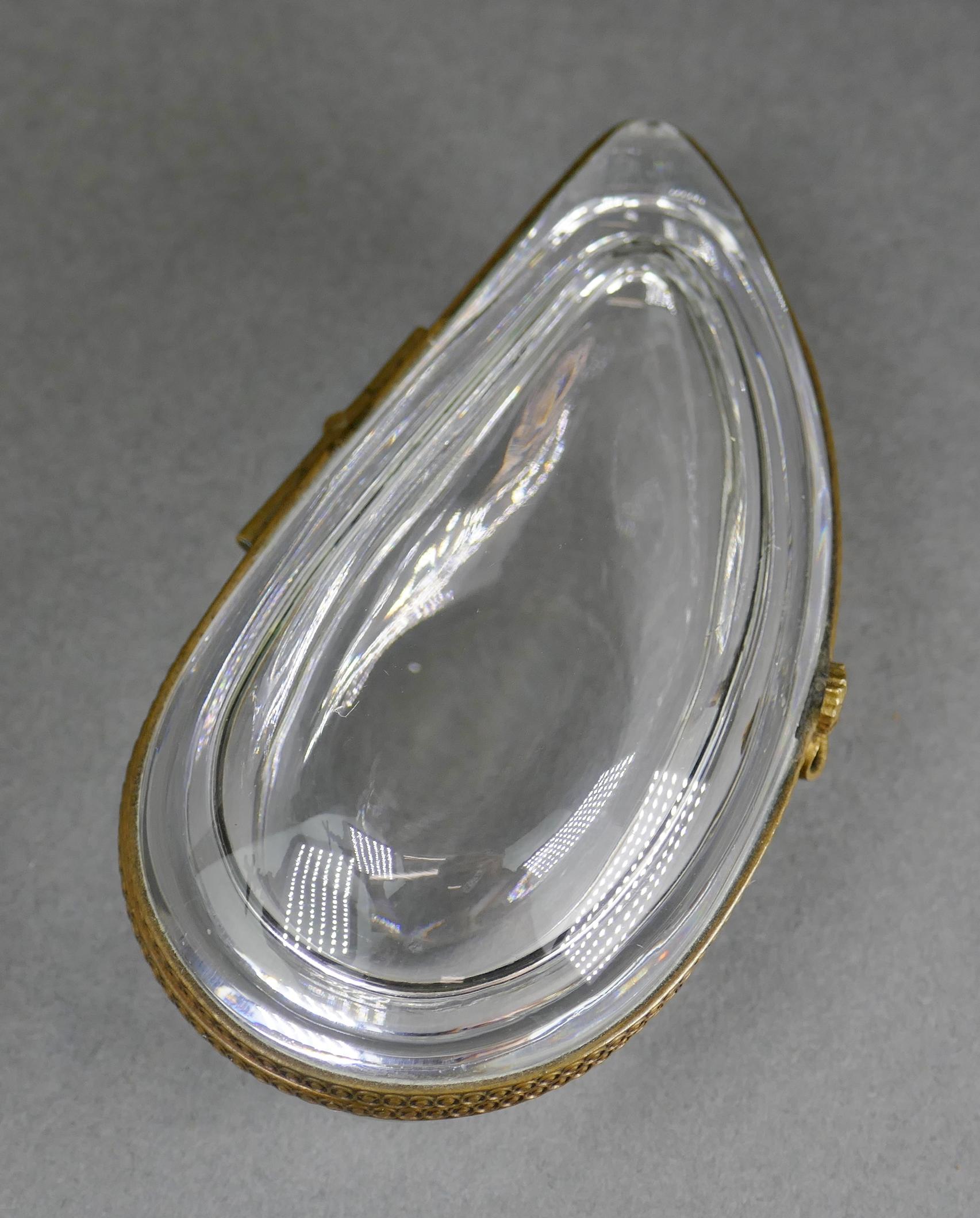 Fine French Crystal Bivalve Molluscs Gilt Seahorse Jewelry Trinket Box For Sale 1