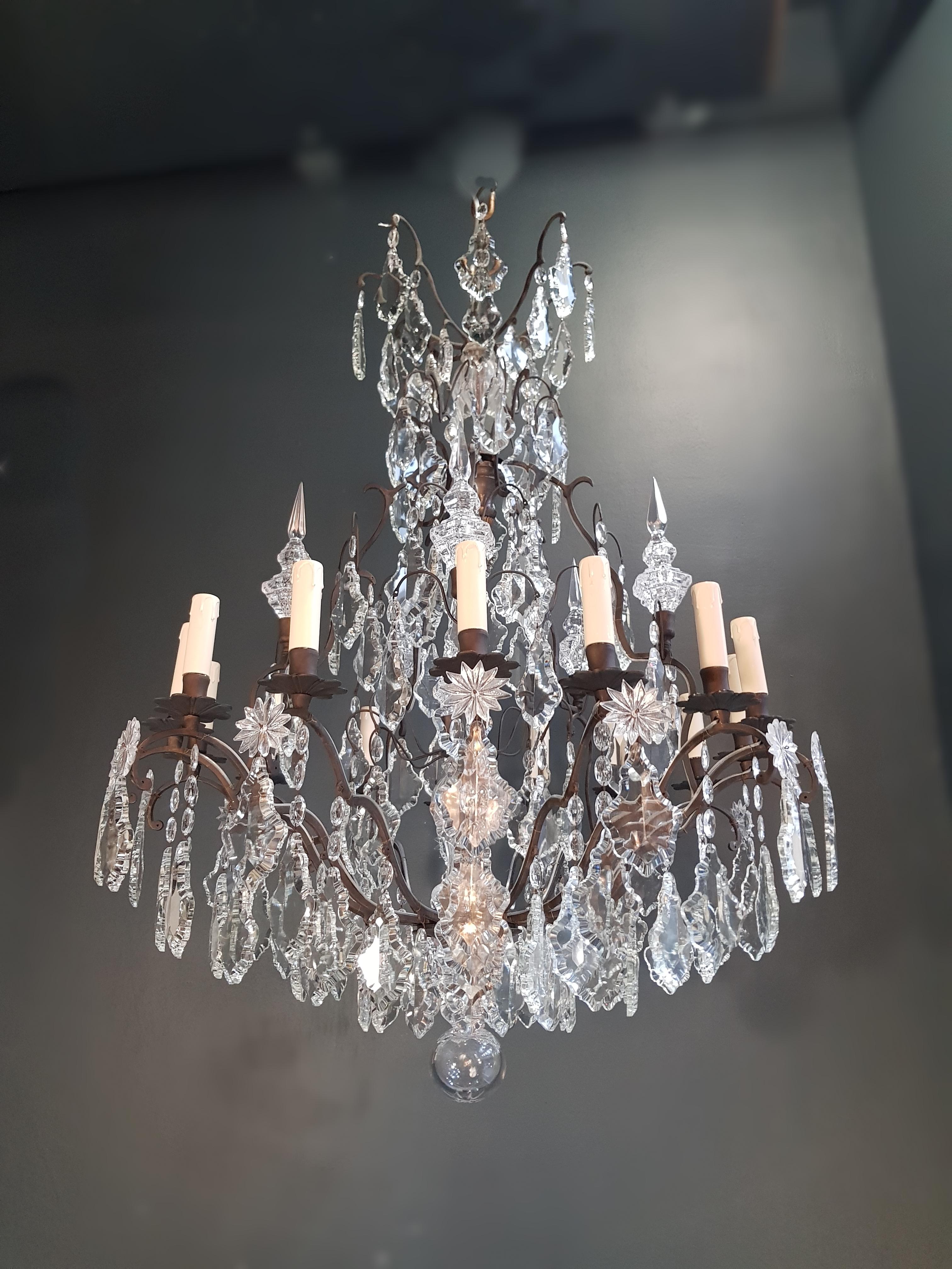 Fine French Crystal Chandelier Ceiling Classic traditional Black Baroque Massive In Good Condition In Berlin, DE