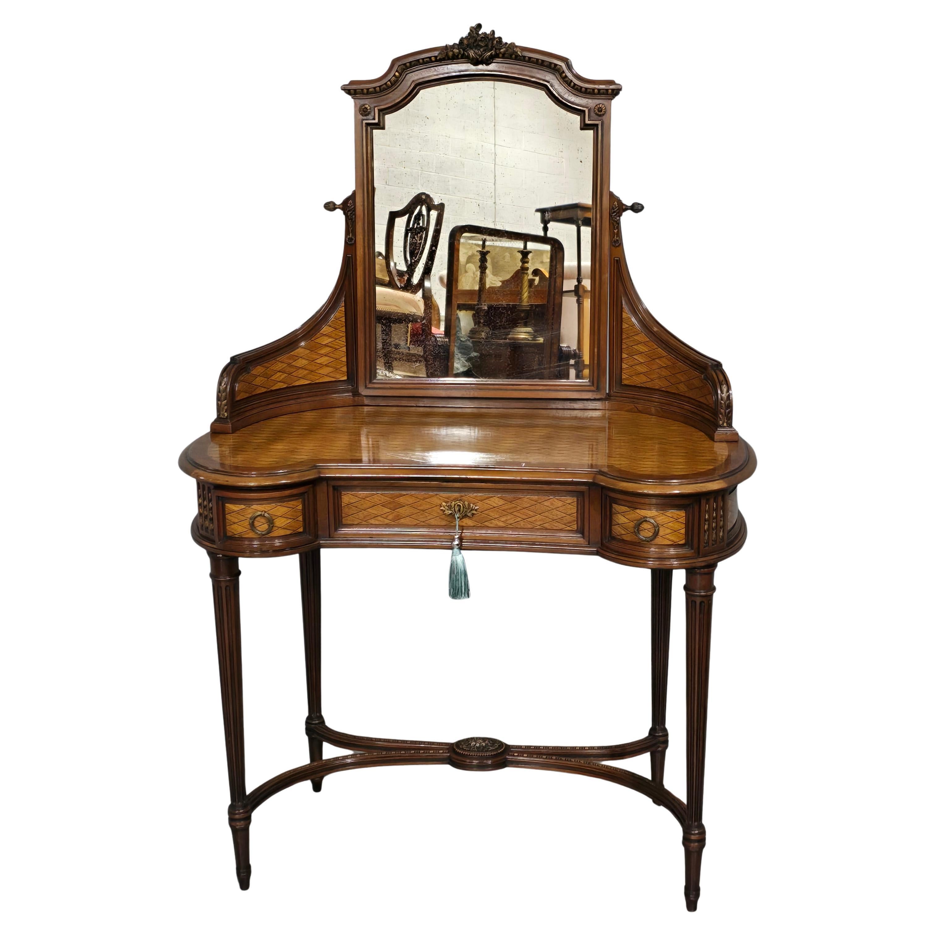 Fine French Dressing Table