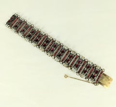 Bracelet français du XIXe siècle en grenat et émail fin