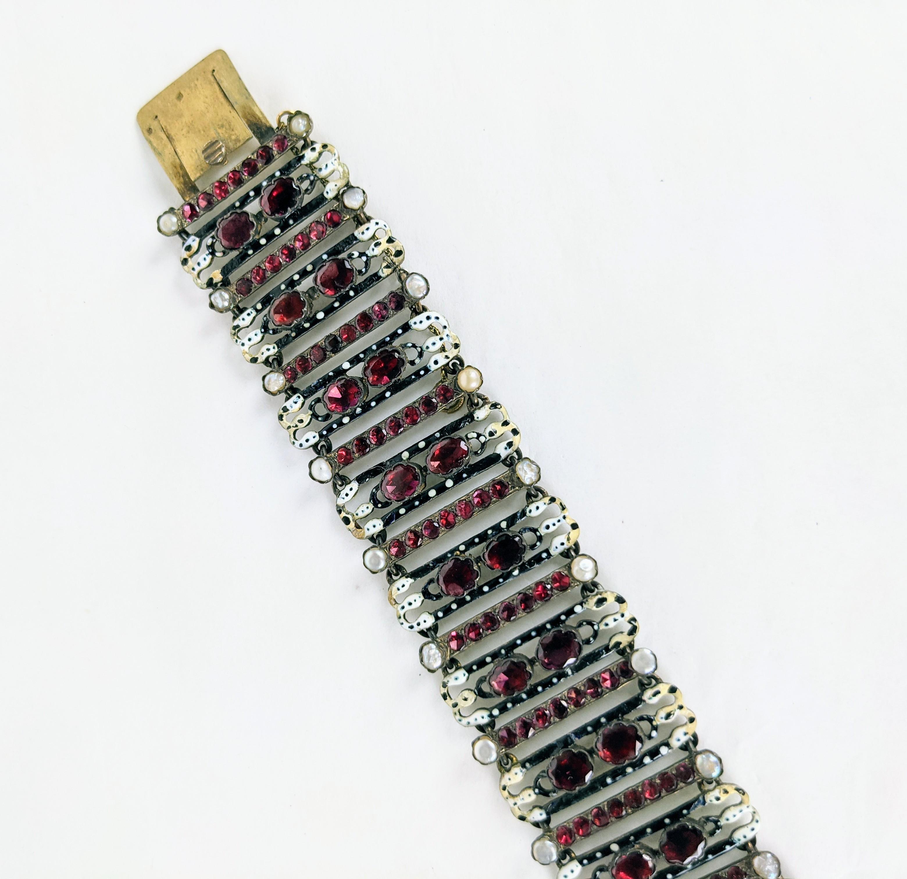 Oval Cut Fine French Garnet and Enamel 19th Century Bracelet For Sale