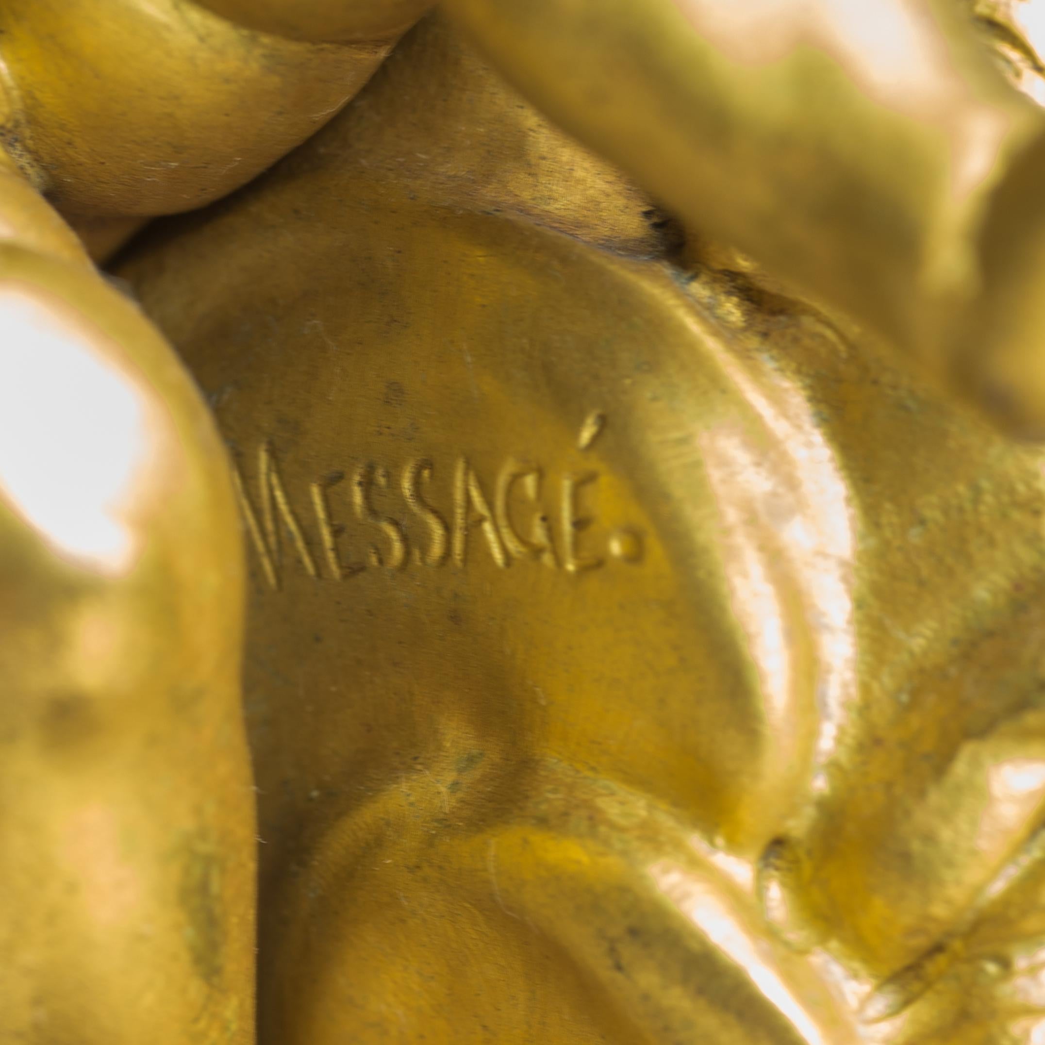 Bronze Pendule de table française en bronze doré et griotte de Campan rouge par Lon Messag en vente