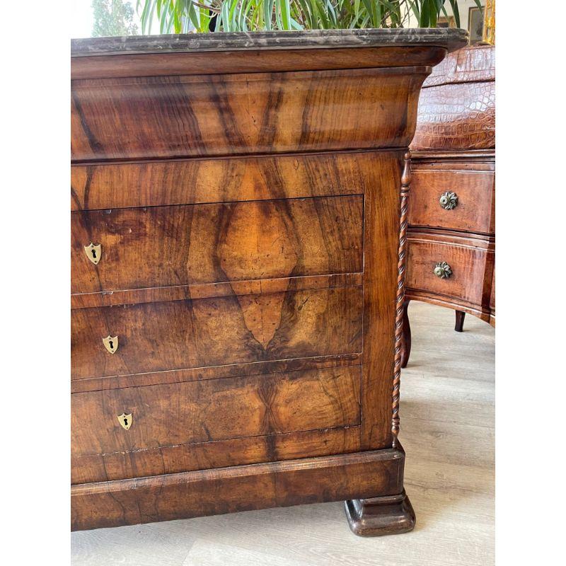 Fine French Louis Philippe Period Walnut Commode, Gorgeous Wood, 19th Century In Good Condition In Doylestown, PA