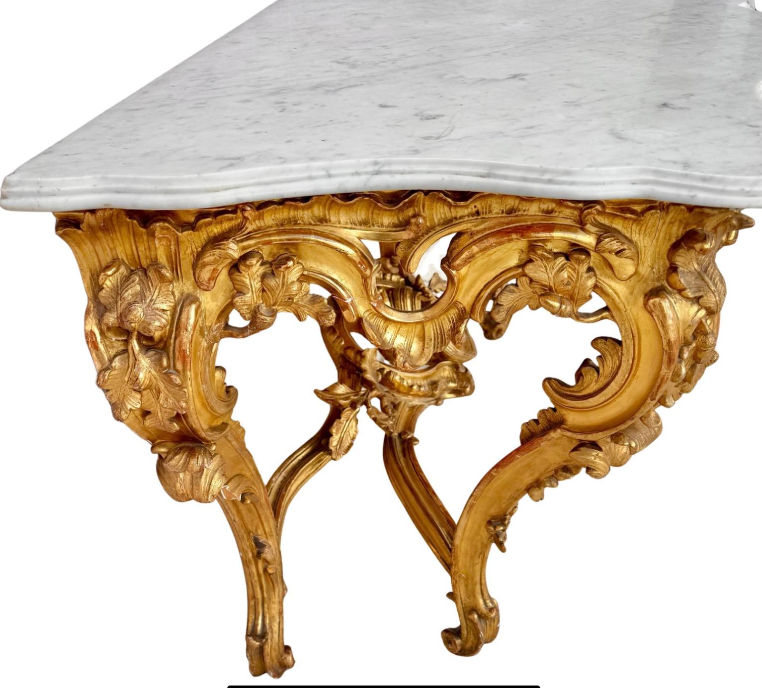 Raffinata console da parete in legno dorato in stile rococò Luigi XV con marmo in vendita 4