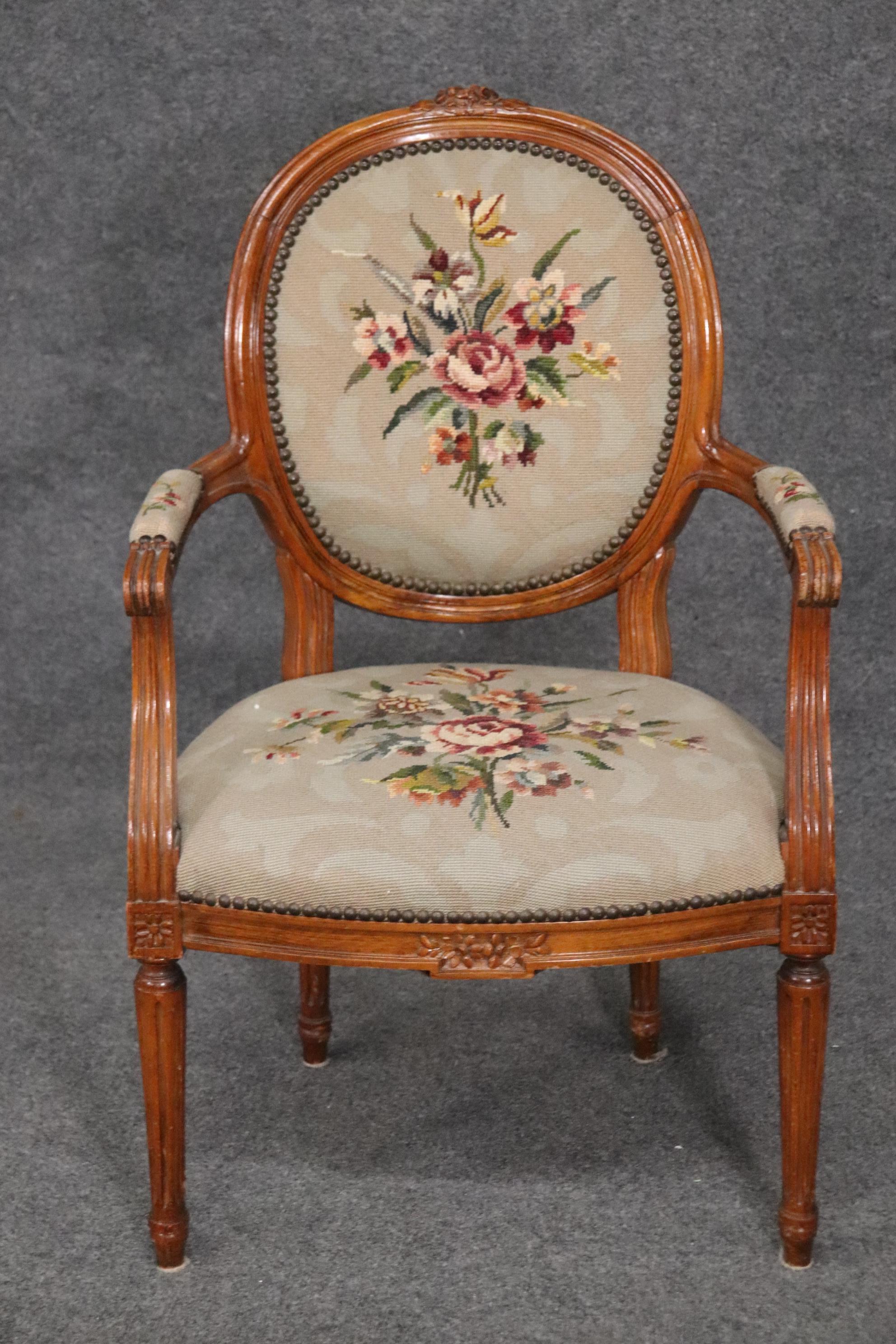 Fine French Louis XVI Carved Walnut Needlepoint Armchair Circa 1940 In Good Condition For Sale In Swedesboro, NJ