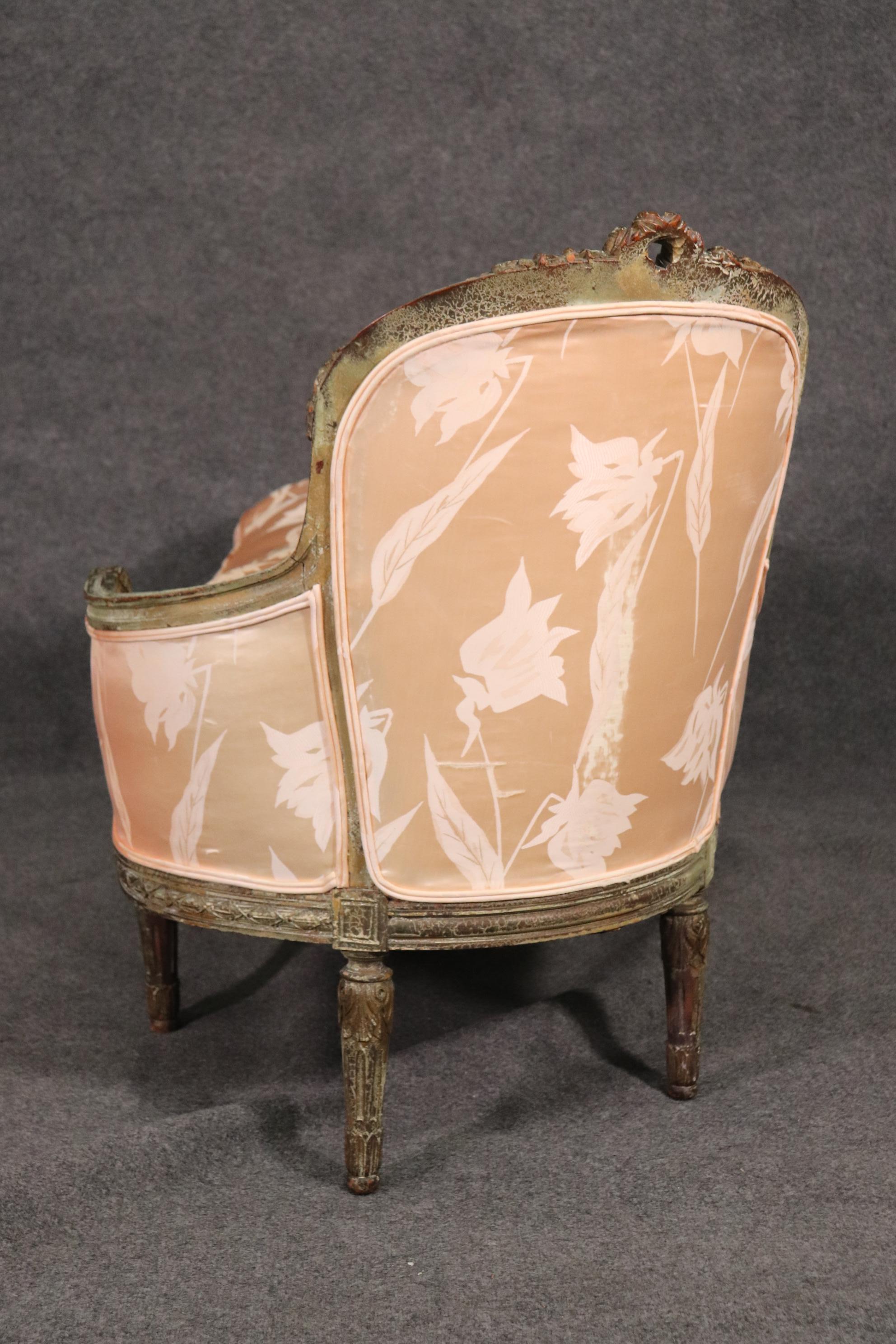 Late 19th Century Fine French Louis XVI Chaise Lounge with Limed Frame and Silk Upholstery