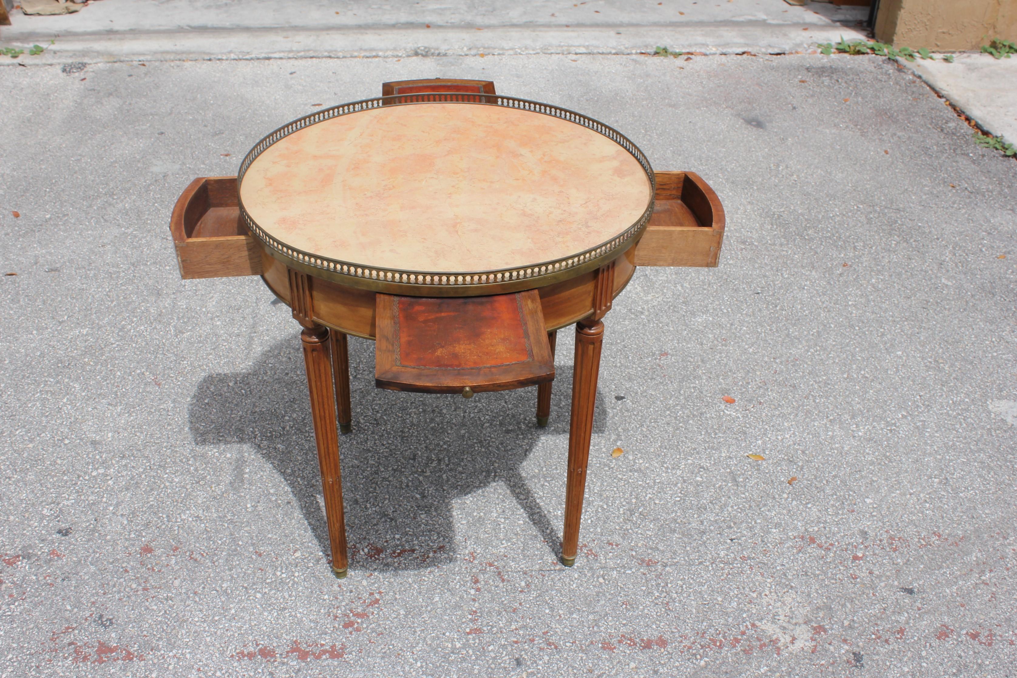Early 20th Century Fine French Louis XVI Mahogany Marble-Top Bouillotte Table, circa 1900s