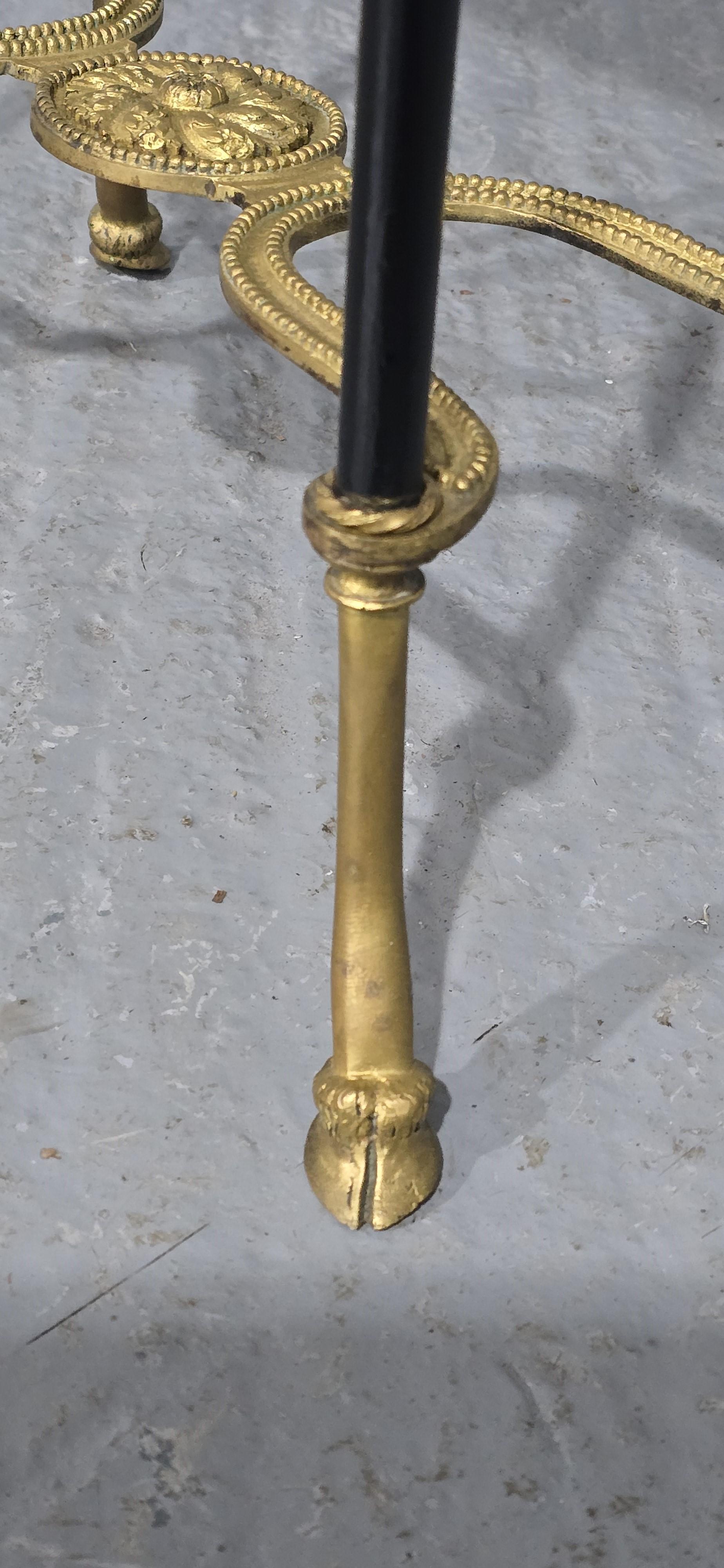 Gueridon francese di pregio ricoperto di marmo in vendita 2