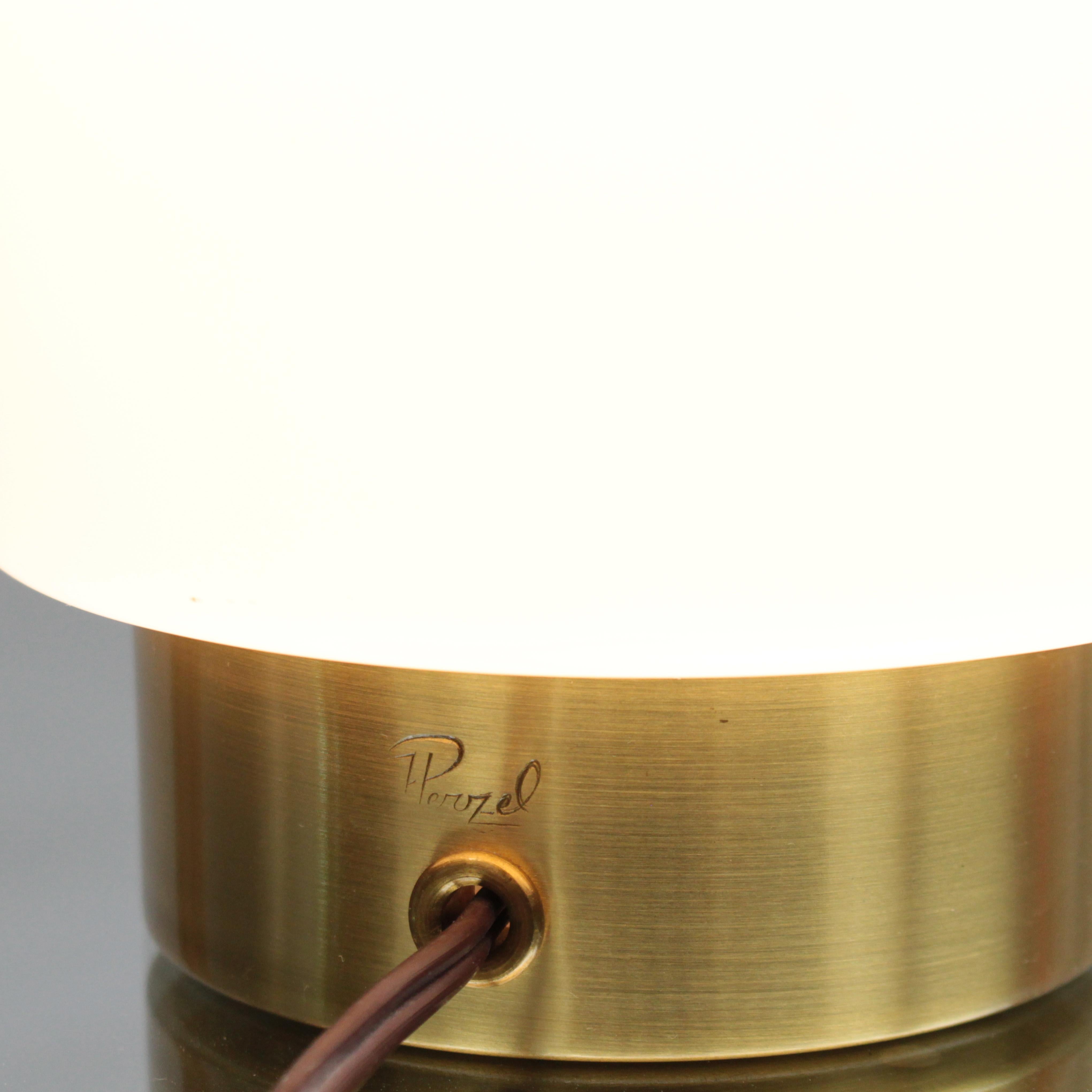 Bronze Lampe de table française du milieu du siècle dernier en bronze et verre par Perzel en vente