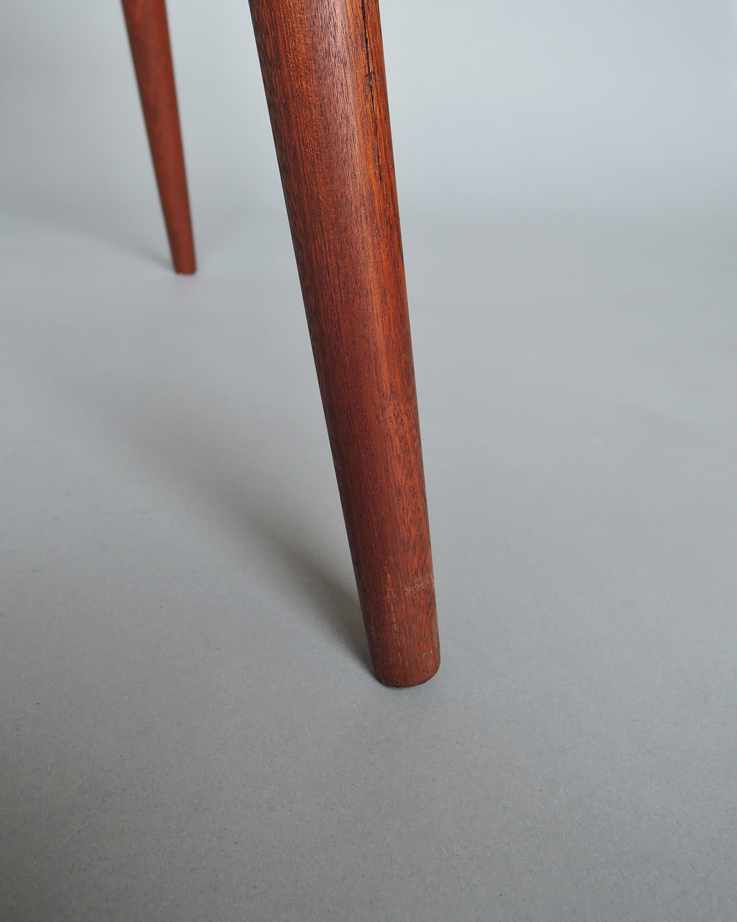 Mesa auxiliar rectangular francesa de mediados de siglo en venta 7