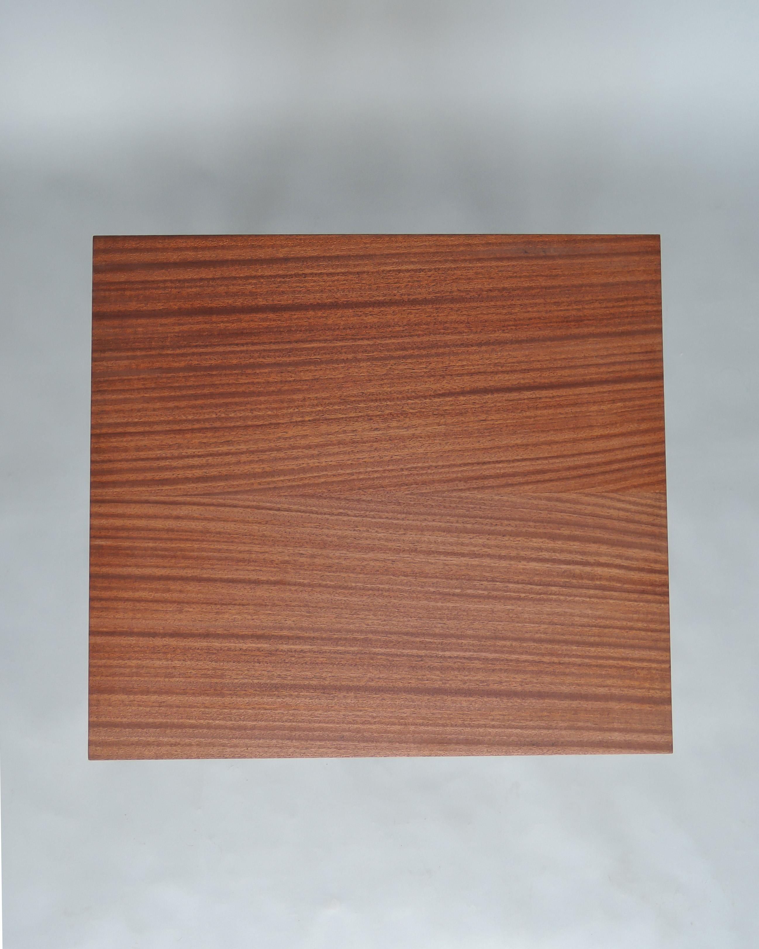 Mesa auxiliar rectangular francesa de mediados de siglo en venta 8