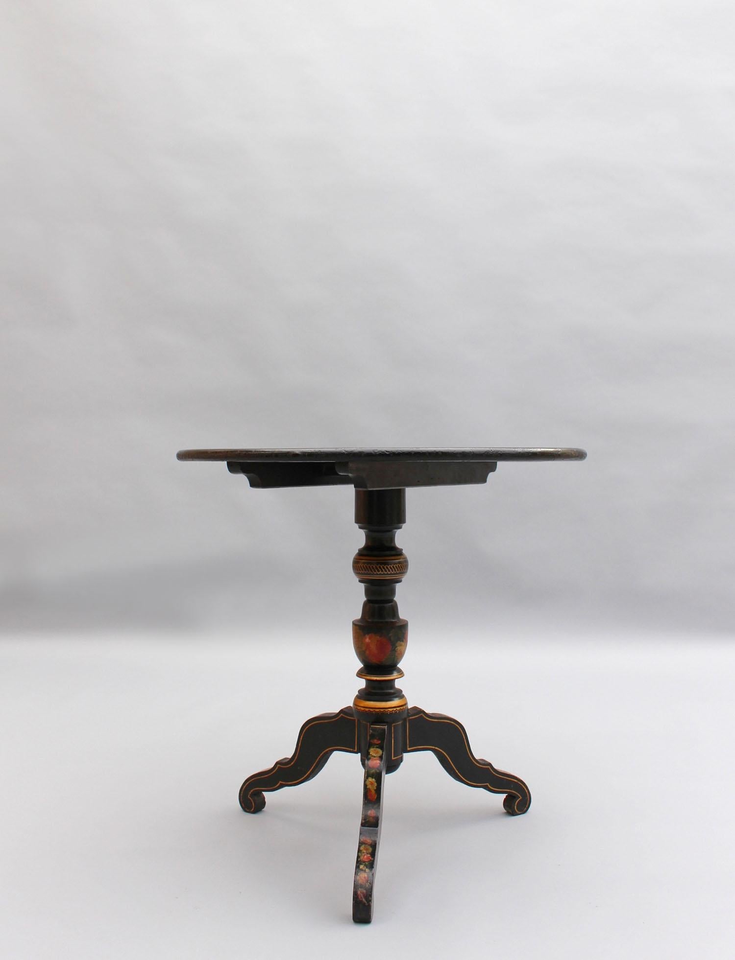 A fine French 1880s black lacquered 