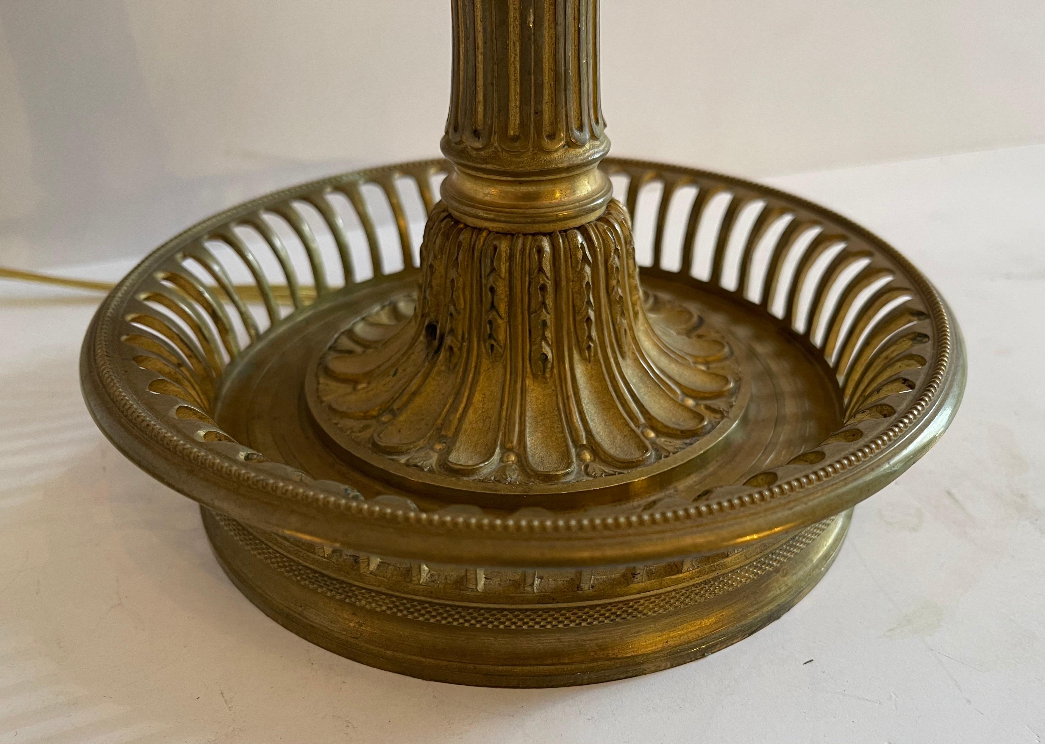 Gilt Fine French Neoclassical Bronze Three Candelabra Bouillotte Lamp Silk Shade For Sale