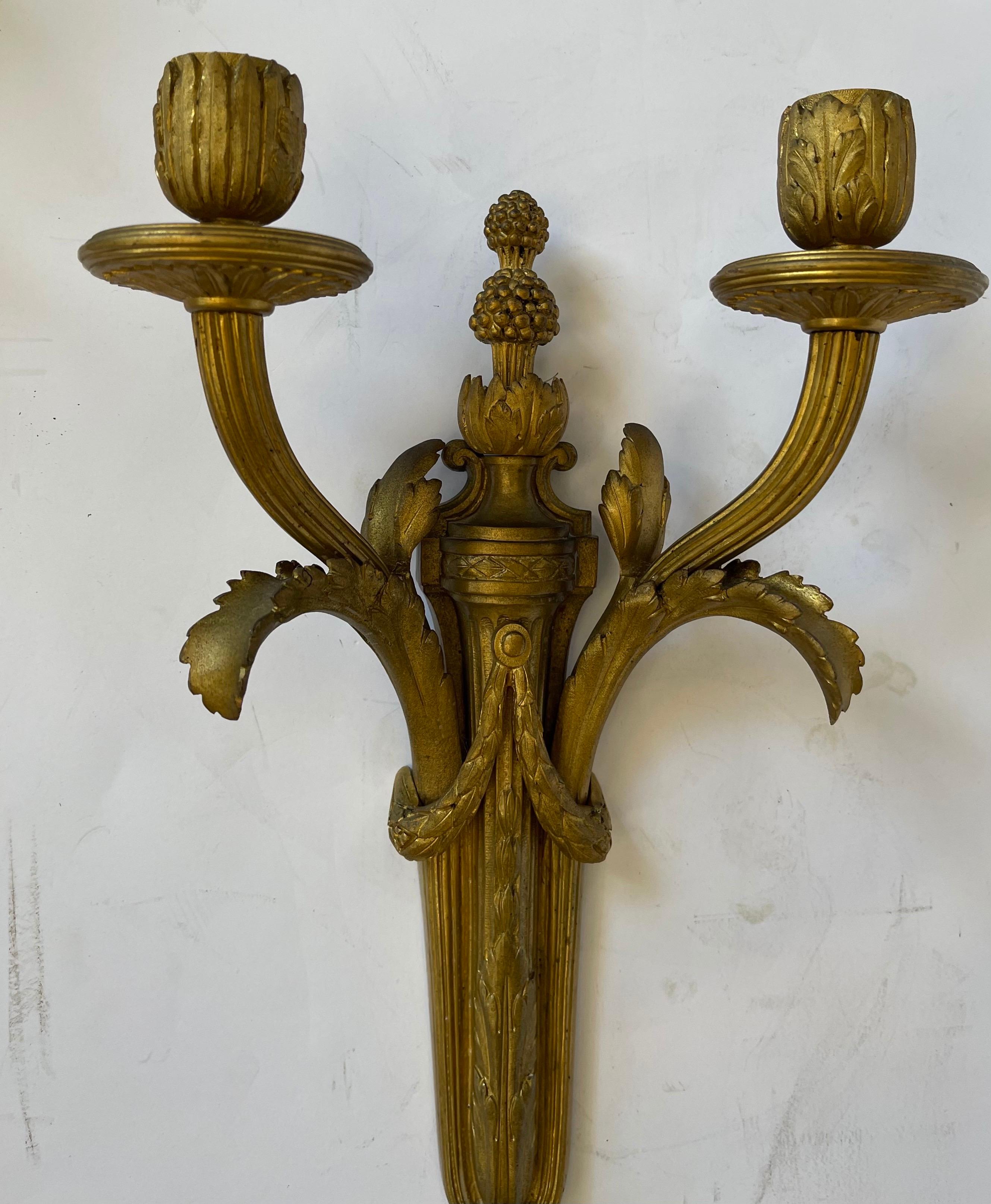 Fine French Neoclassical Regency Bronze Empire Two Arm Swag Urn Two Arm Sconces  In Good Condition For Sale In Roslyn, NY