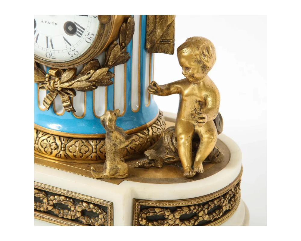 Französische Uhr „Marie Antoinette“ aus Goldbronze, Marmor und Porzellan im Sevres-Stil im Angebot 6