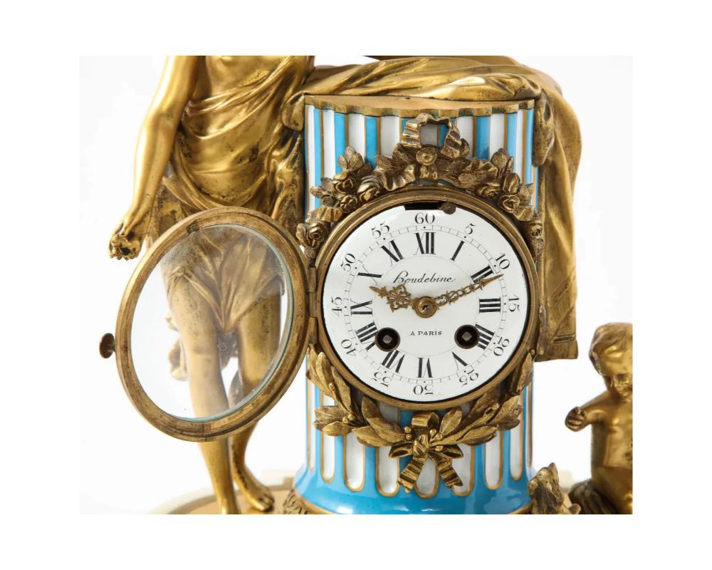 Französische Uhr „Marie Antoinette“ aus Goldbronze, Marmor und Porzellan im Sevres-Stil im Angebot 1