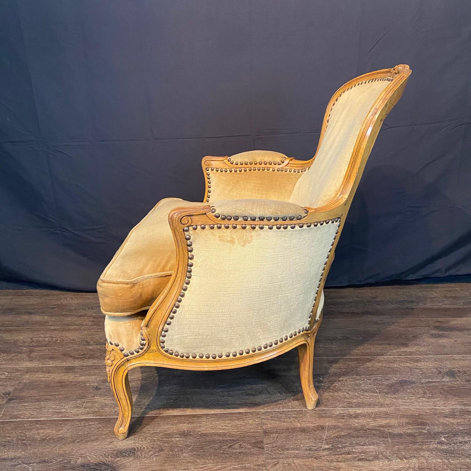 Louis XVI Fine French Pair Louis XV Small Bergeres Chairs with Brass Tacking For Sale