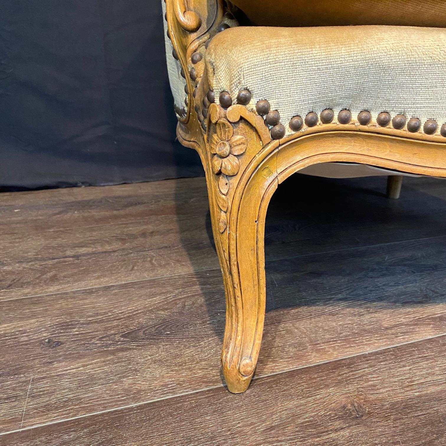 Fine French Pair Louis XV Small Bergeres Chairs with Brass Tacking For Sale 3