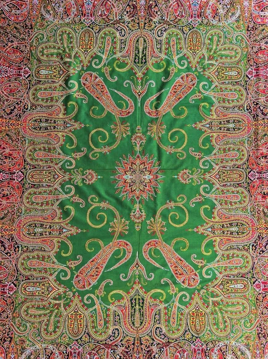 Marrone Raffinato scialle francese in cachemire Paisley con grande riserva verde Circa 1845 in vendita