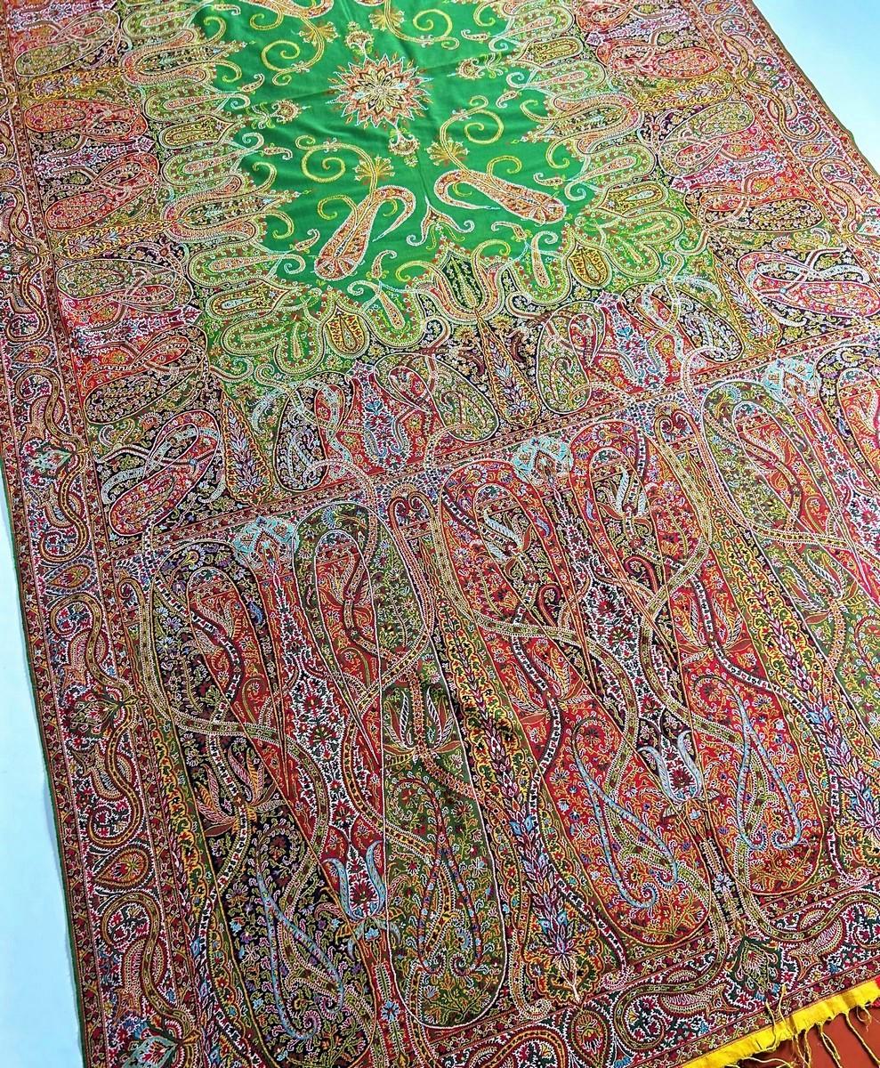 da uomo o donna Raffinato scialle francese in cachemire Paisley con grande riserva verde Circa 1845 in vendita